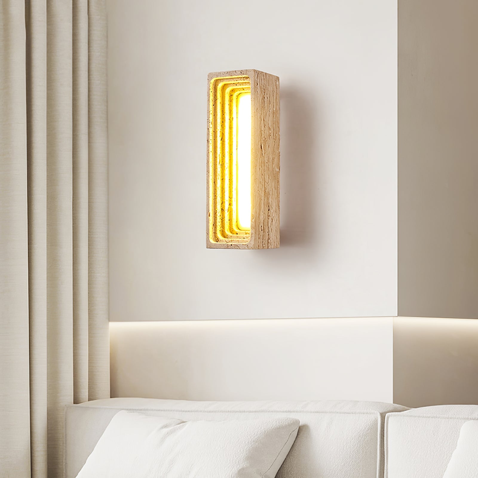 Applique murale moderne Brynn en Travertin jaune