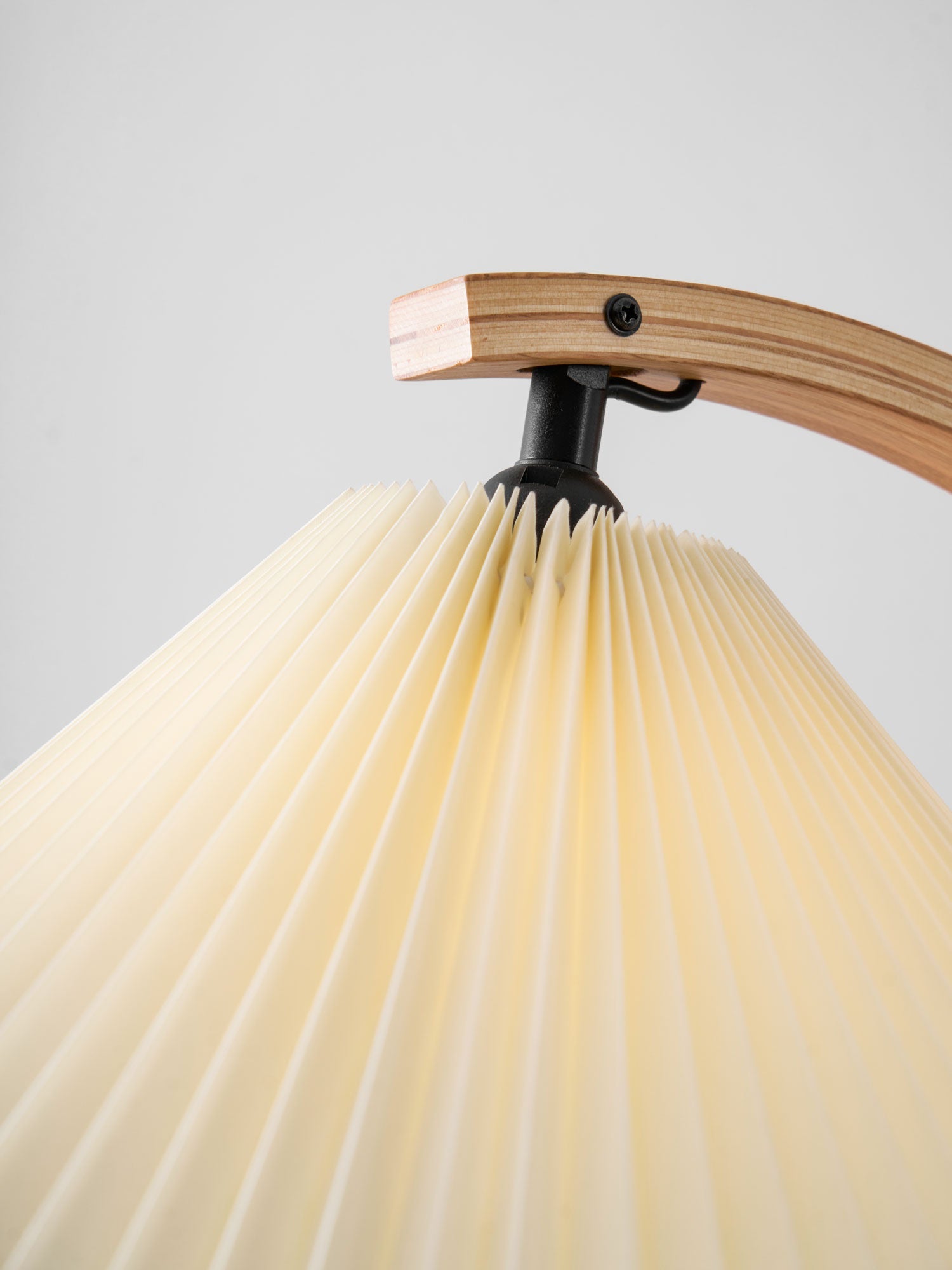 Lampadaire moderne Etan en Métal, Lin Hêtre bois et blanc