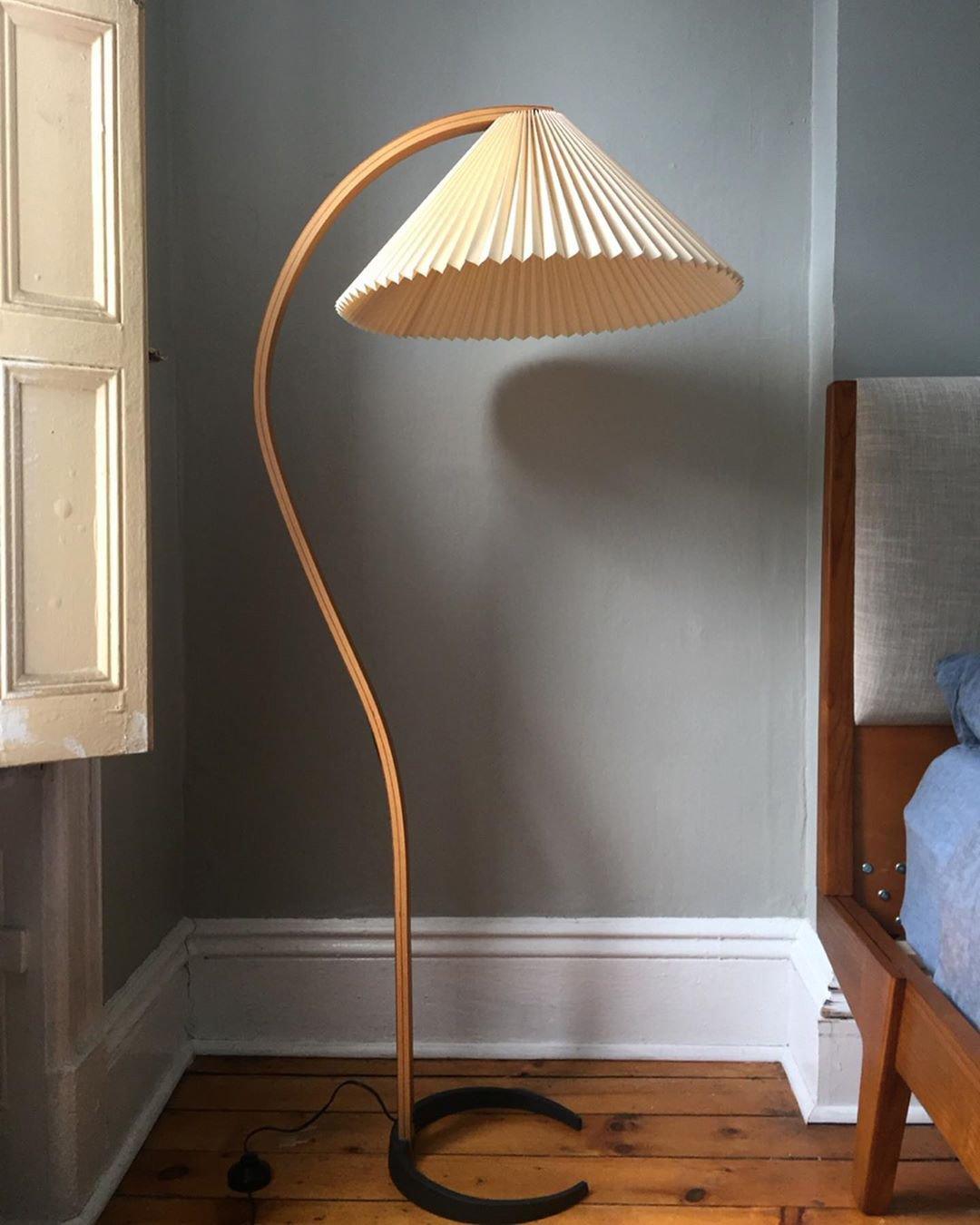 Lampadaire moderne Etan en Métal, Lin Hêtre bois et beige