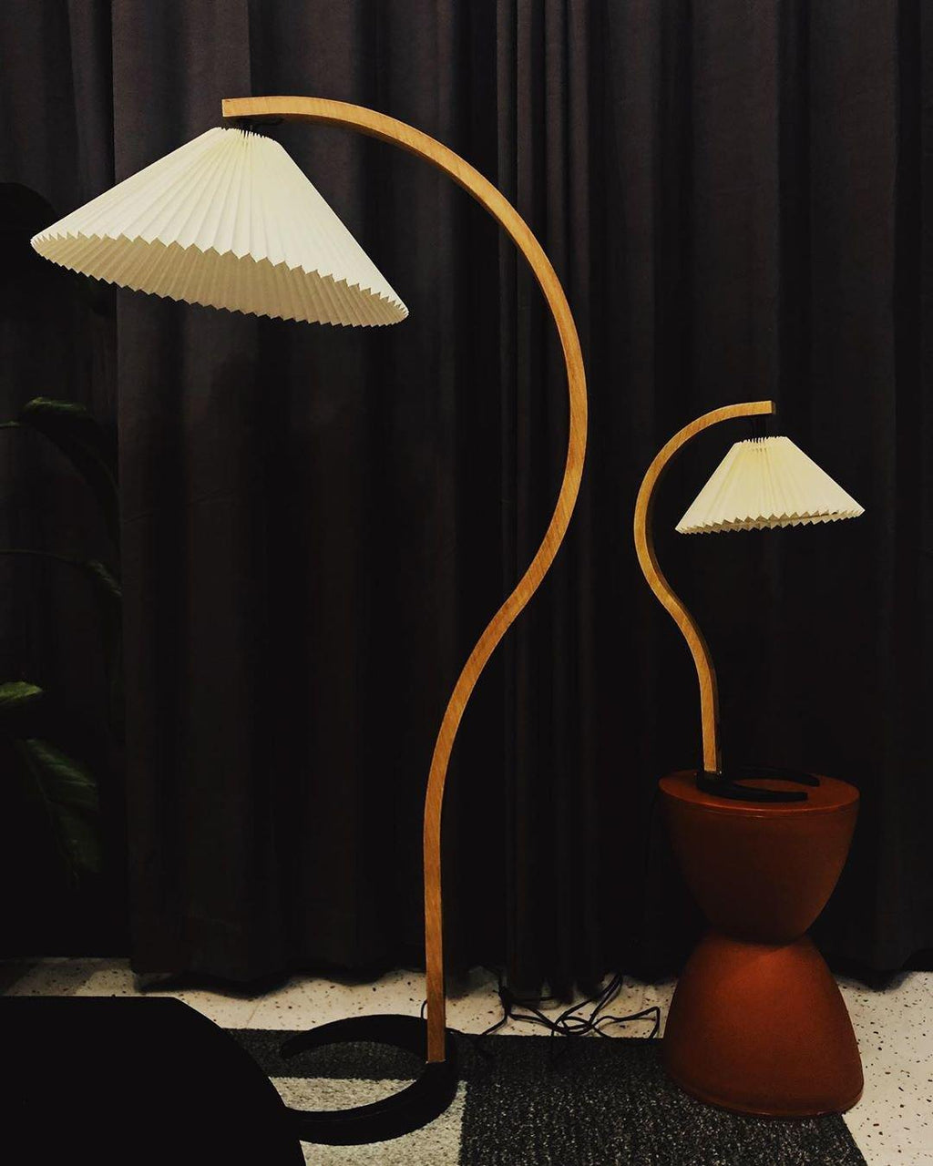 Lampadaire moderne Etan en Métal, Lin Hêtre bois et blanc