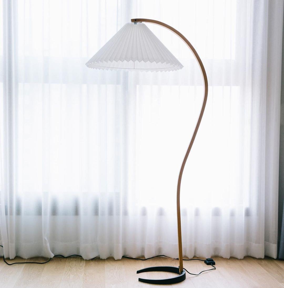 Lampadaire moderne Etan en Métal, Lin Hêtre bois et café