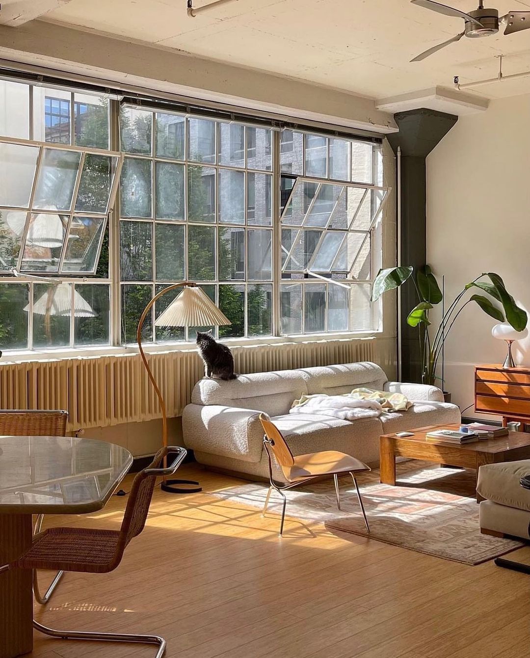 Lampadaire moderne Etan en Métal, Lin Hêtre bois et beige
