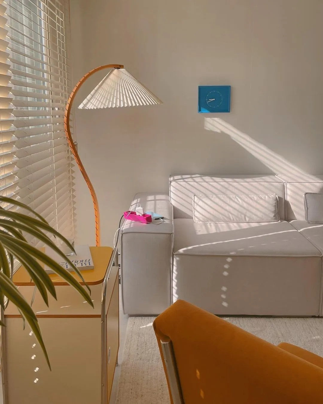 Lampadaire moderne Etan en Métal, Lin Hêtre bois et blanc