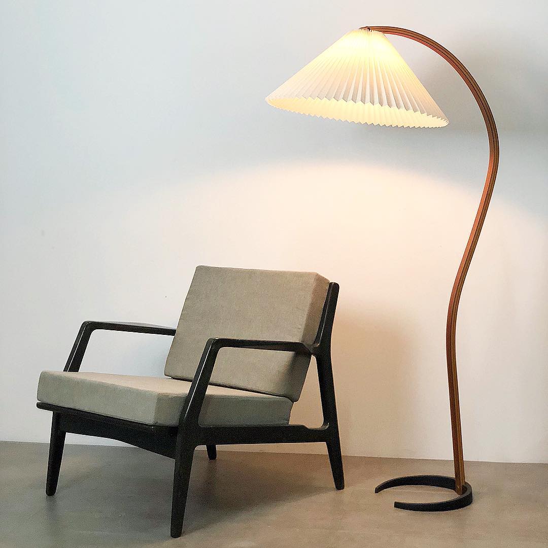 Lampadaire moderne Etan en Métal, Lin Hêtre bois et beige