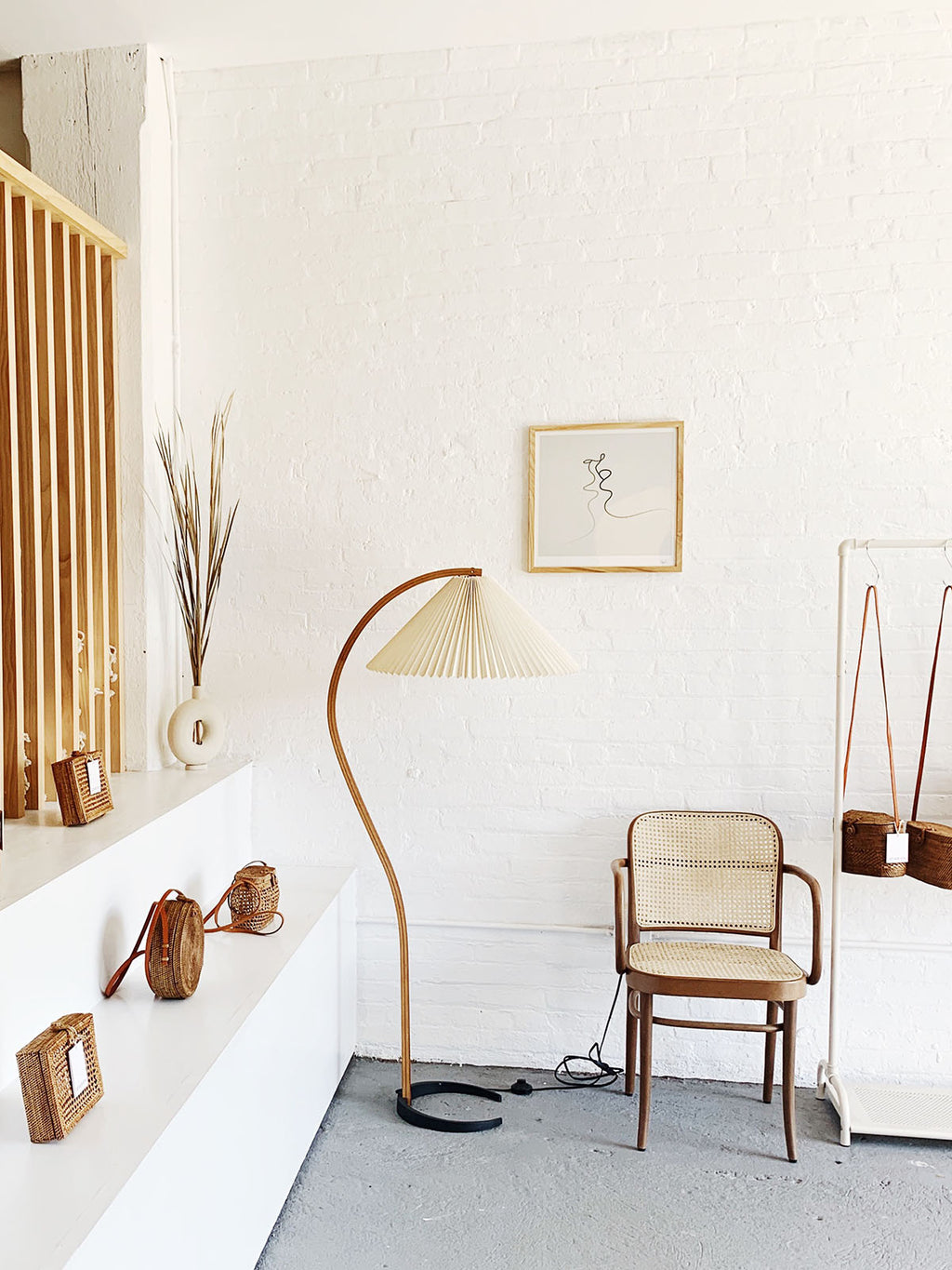 Lampadaire moderne Etan en Métal, Lin Hêtre bois et blanc