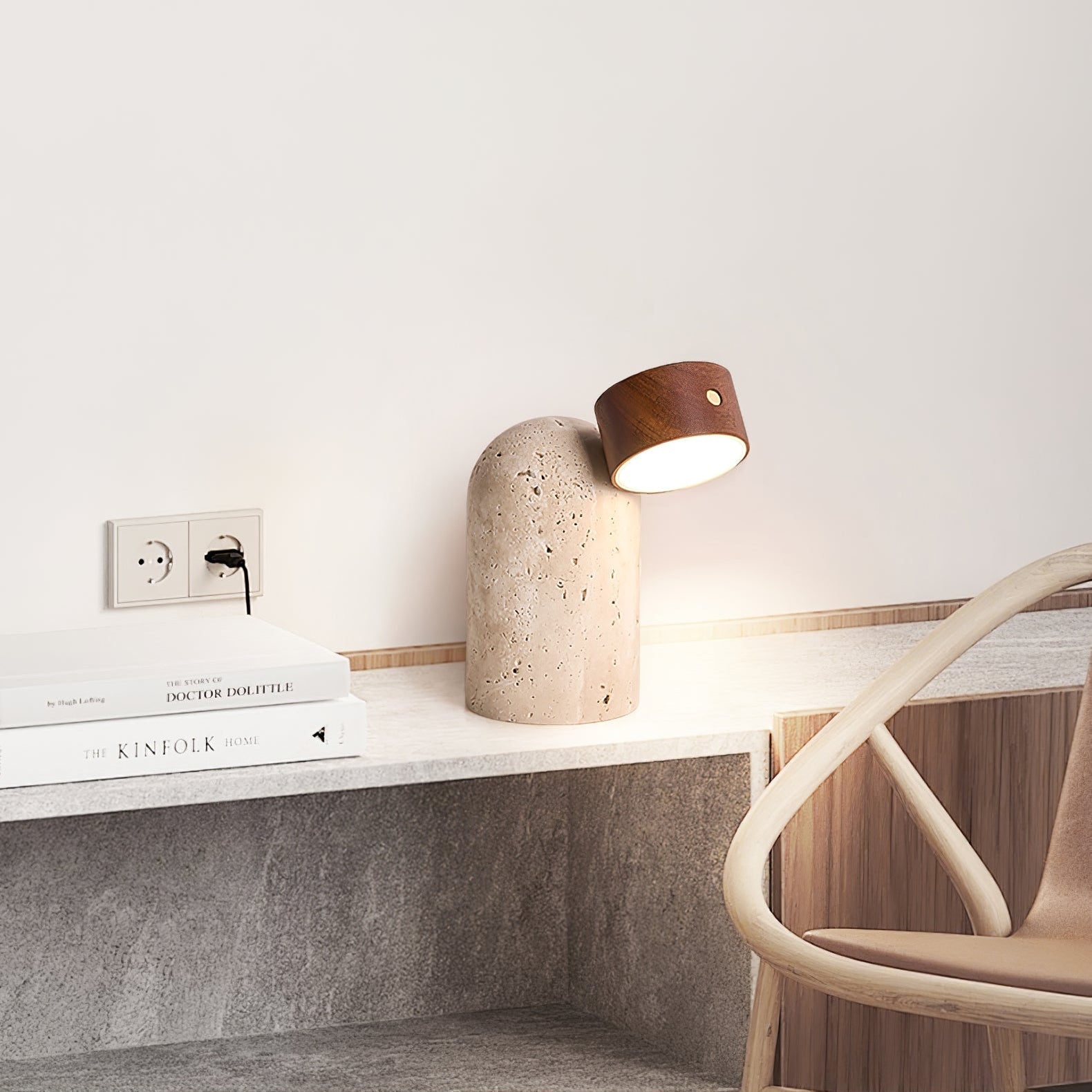 Lampe à poser moderne Hodr en pierre Noyer bois et travertin jaune