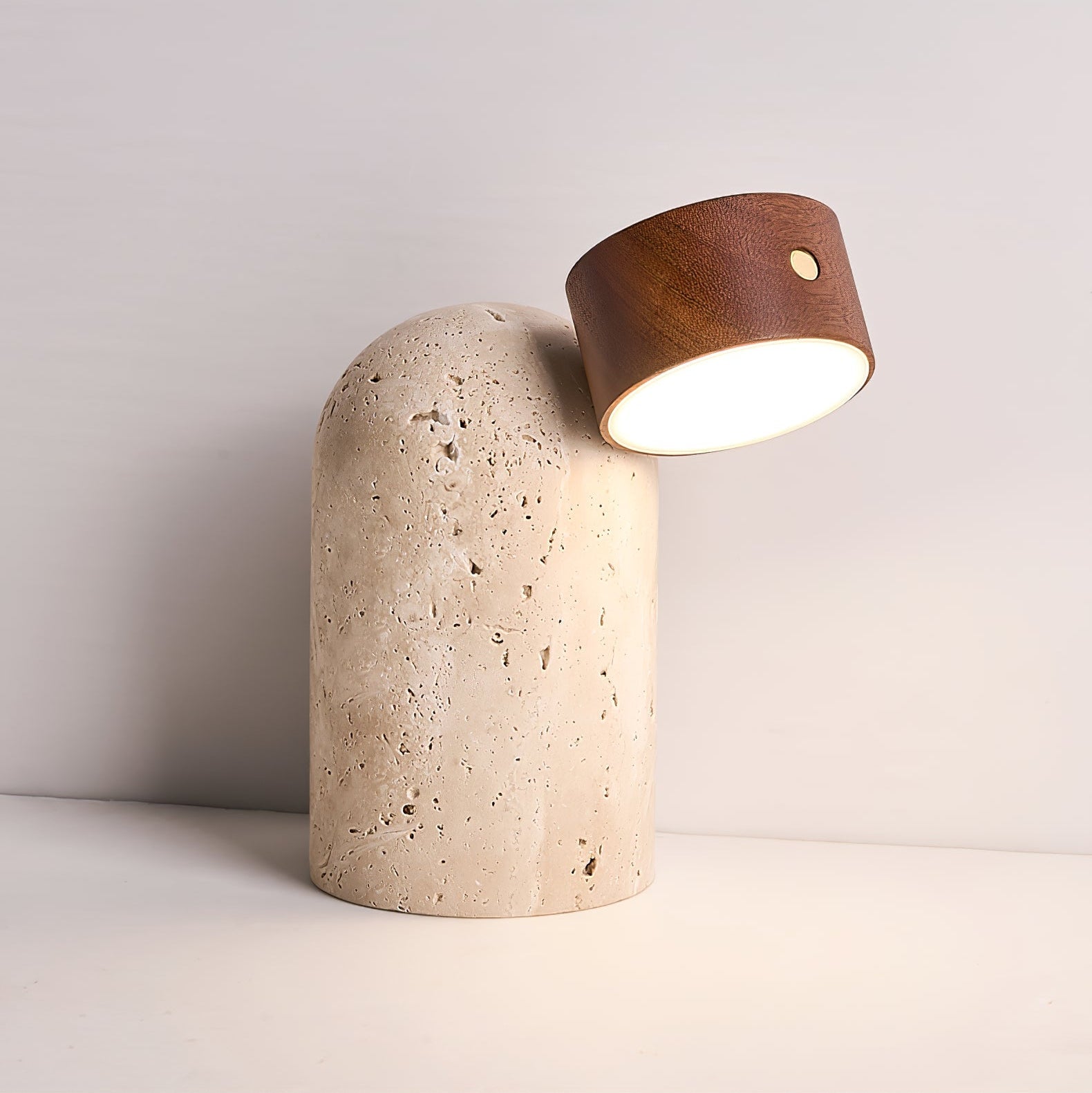 Lampe à poser moderne Hodr en pierre Noyer bois et travertin jaune