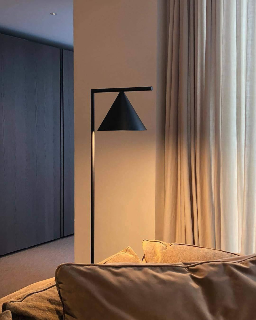 Lampadaire moderne Tuomas en Marbre Cuivre