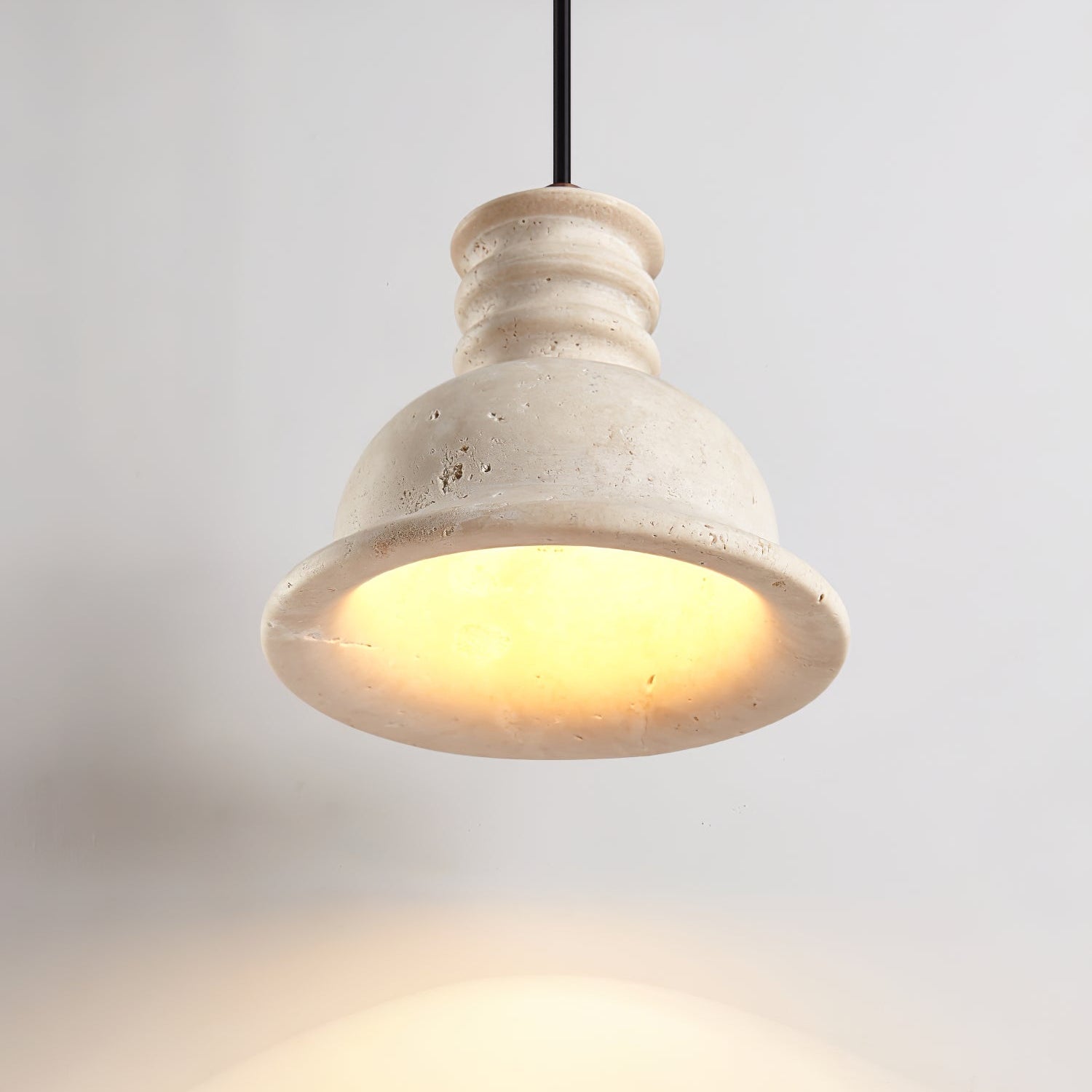 Suspension moderne Conran en pierre Travertin jaune
