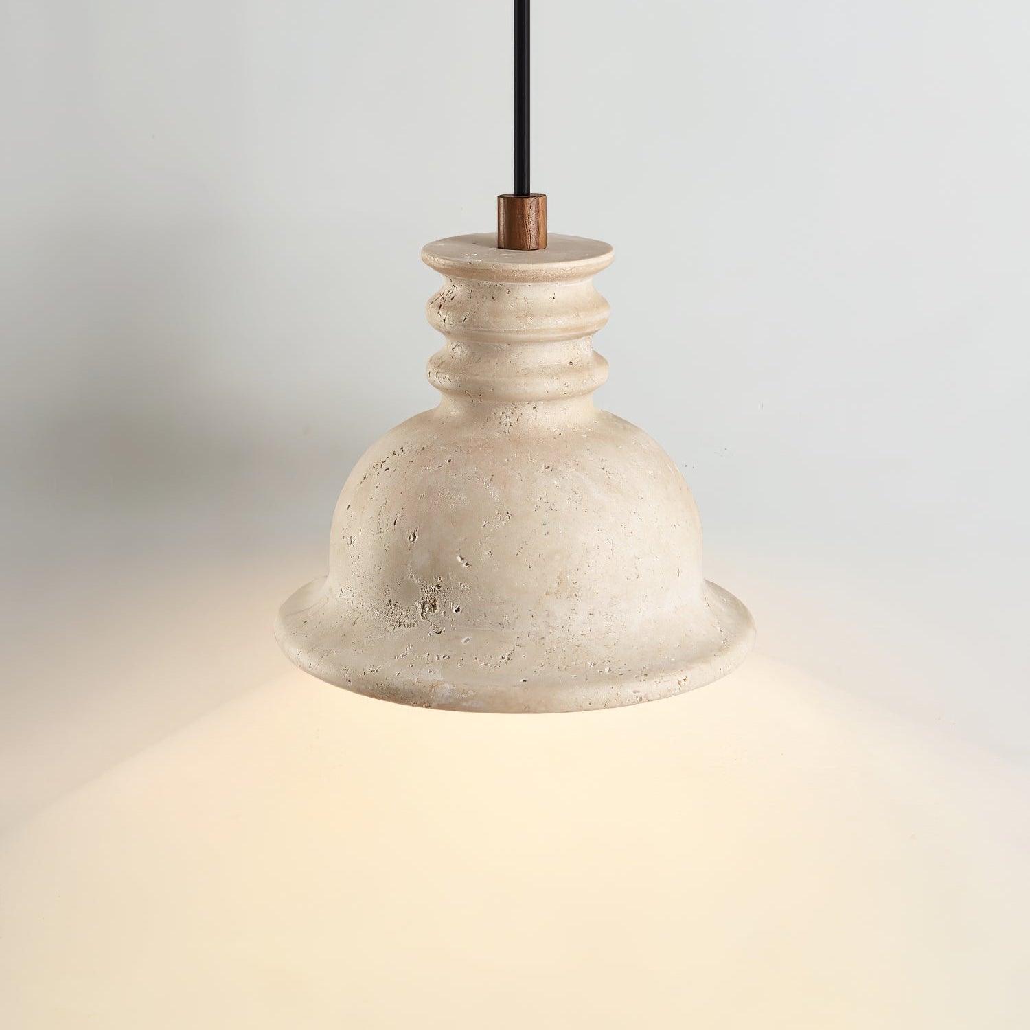 Suspension moderne Conran en pierre Travertin jaune