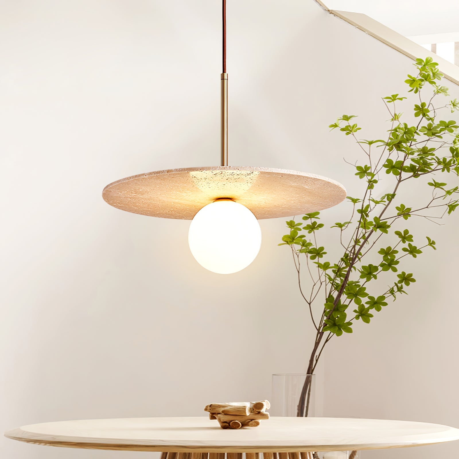 Suspension moderne Searle en Travertin jaune