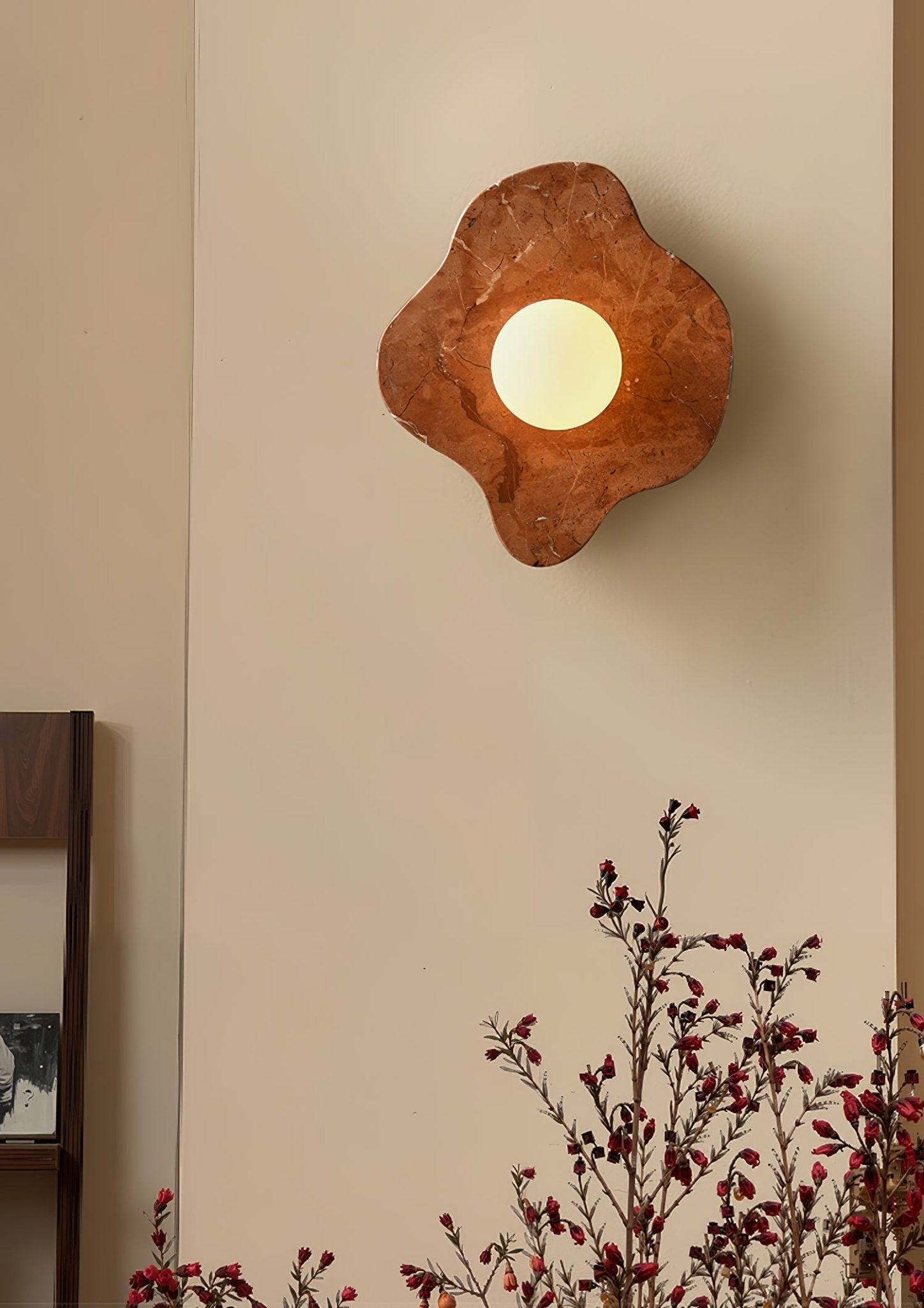 Applique murale moderne Elmo en Marbre Coral rouge