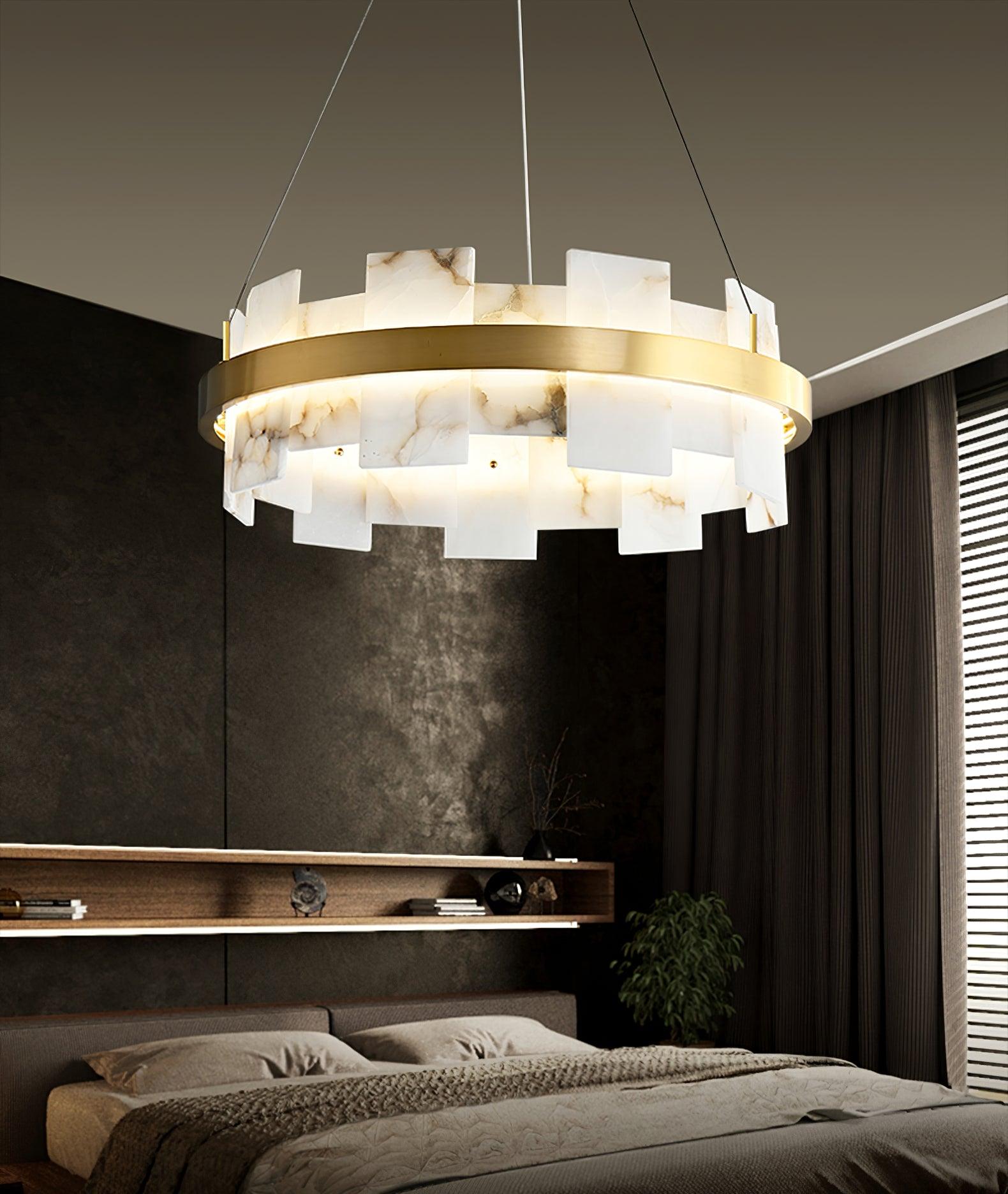 Lustre moderne Tobin en Albâtre Laiton et blanc