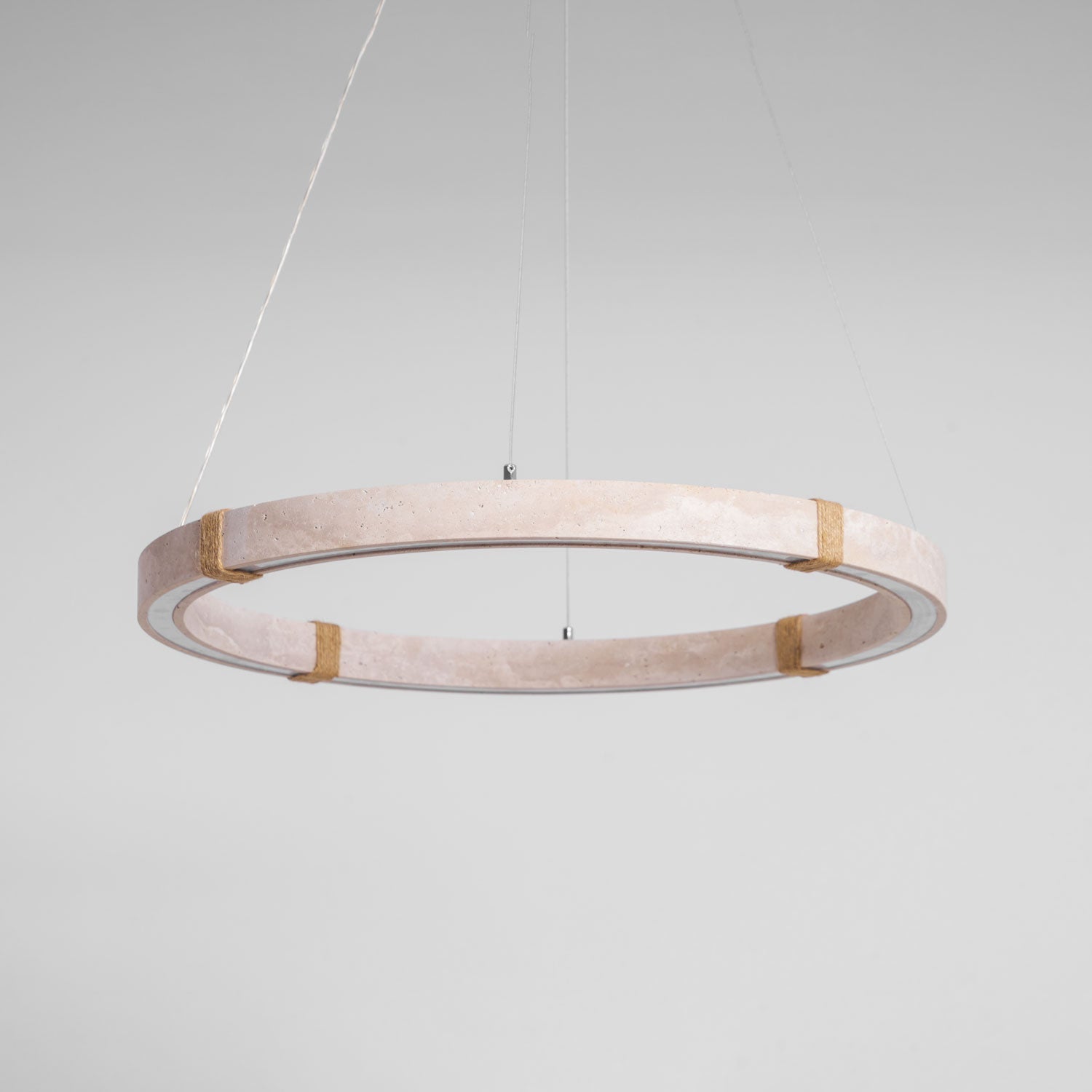 Suspension moderne Ronan en Travertin jaune