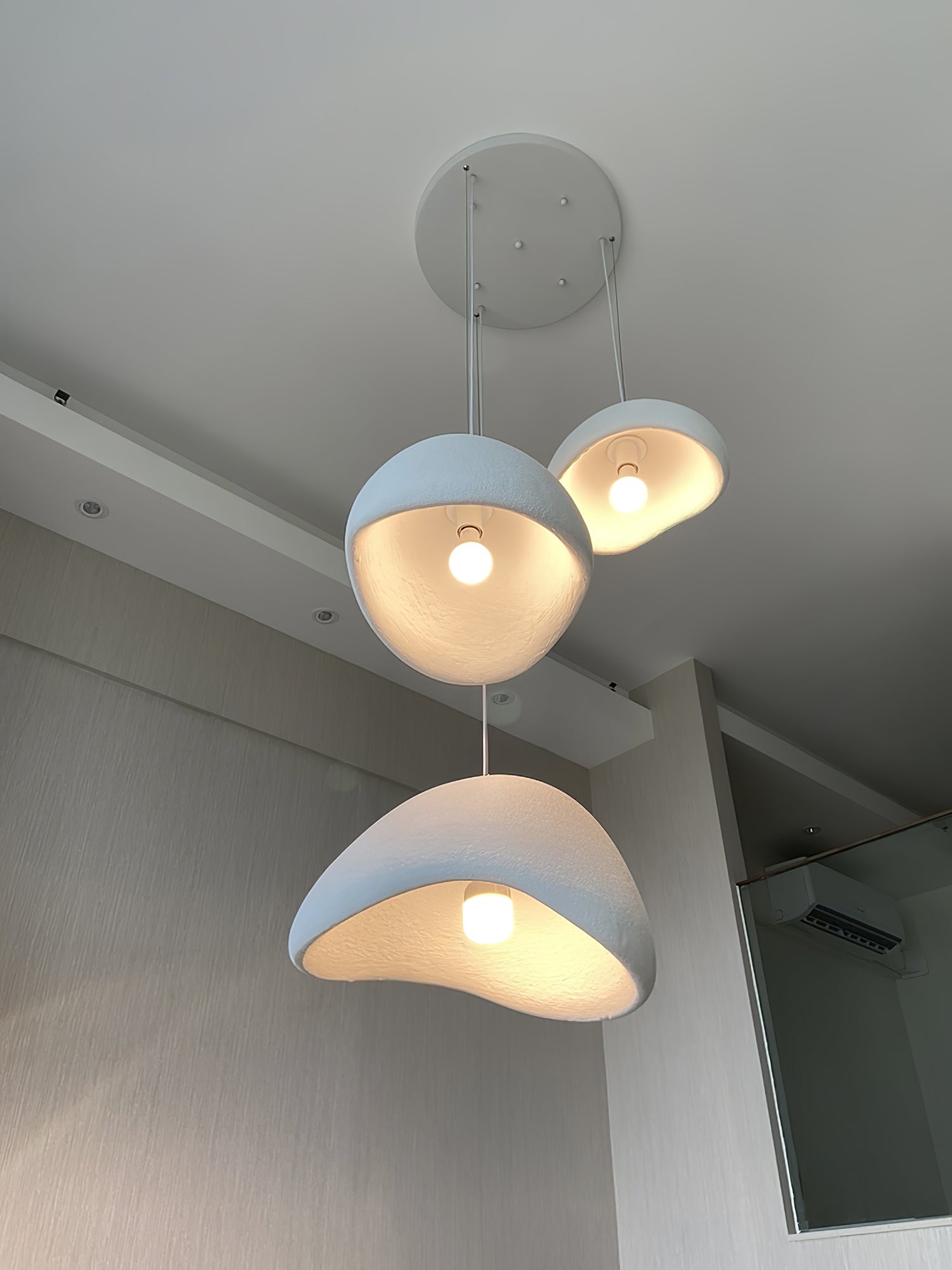 Suspension moderne Greger en Polystyrène noir câble suspendu
