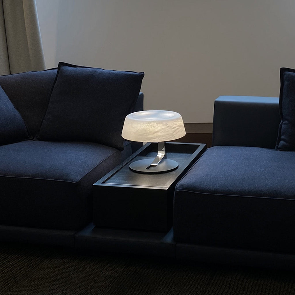 Lampe à poser moderne Hart en Noir et albâtre blanc