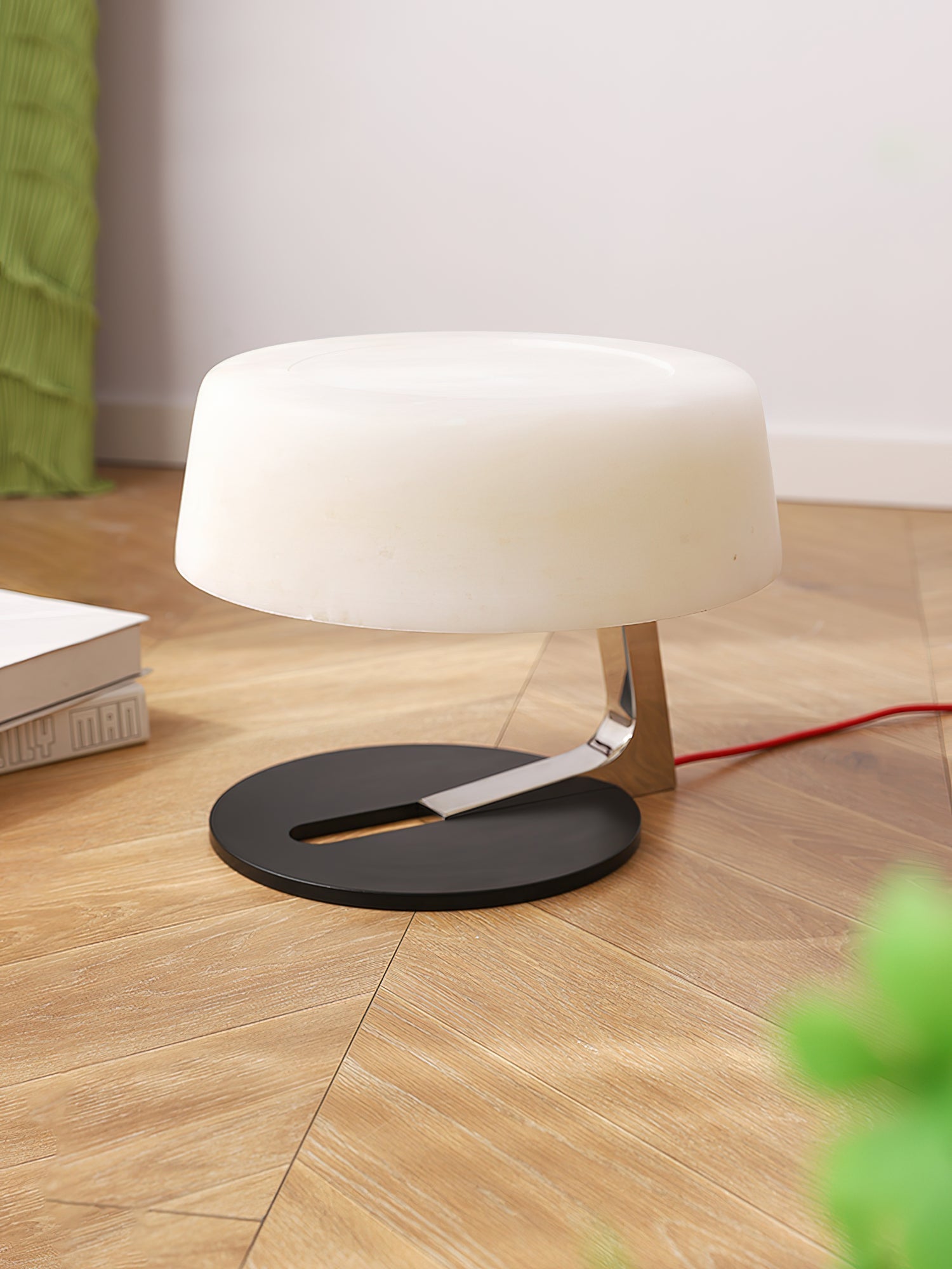 Lampe à poser moderne Hart en Noir et albâtre blanc