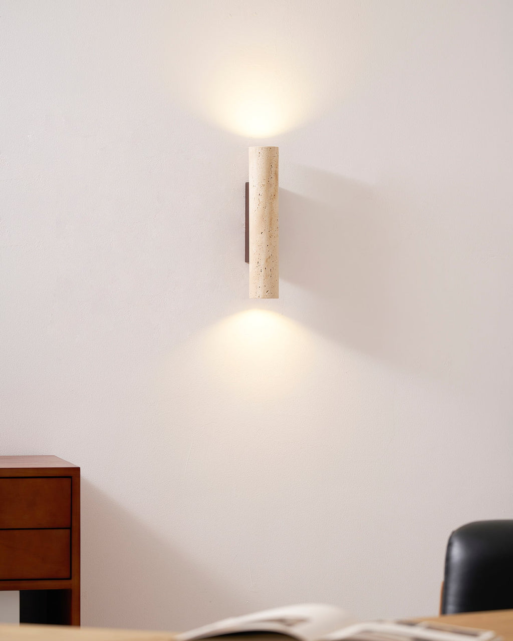 Applique murale moderne Eirikur en Noyer bois et travertin jaune