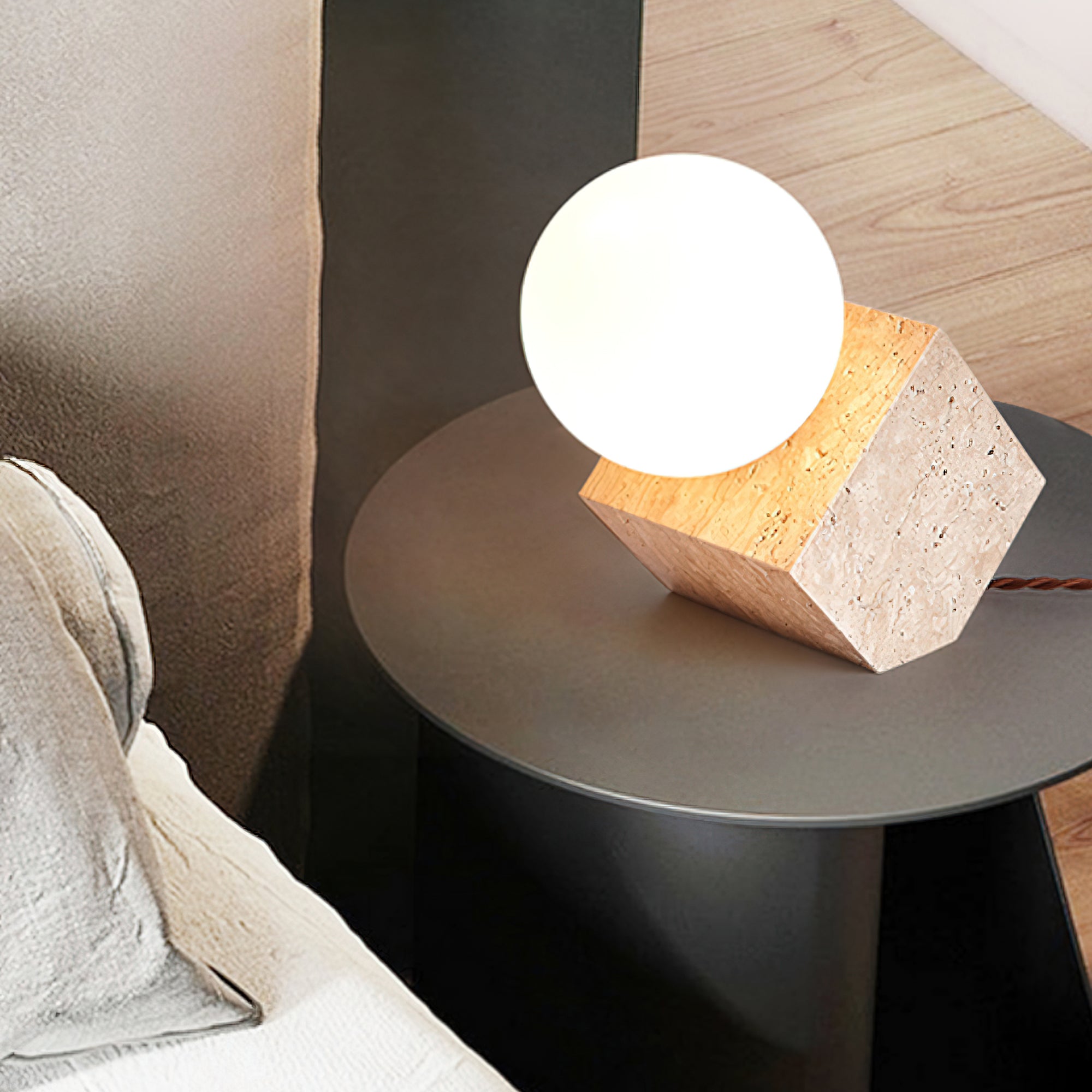 Lampe à poser moderne Esa en pierre Travertin jaune