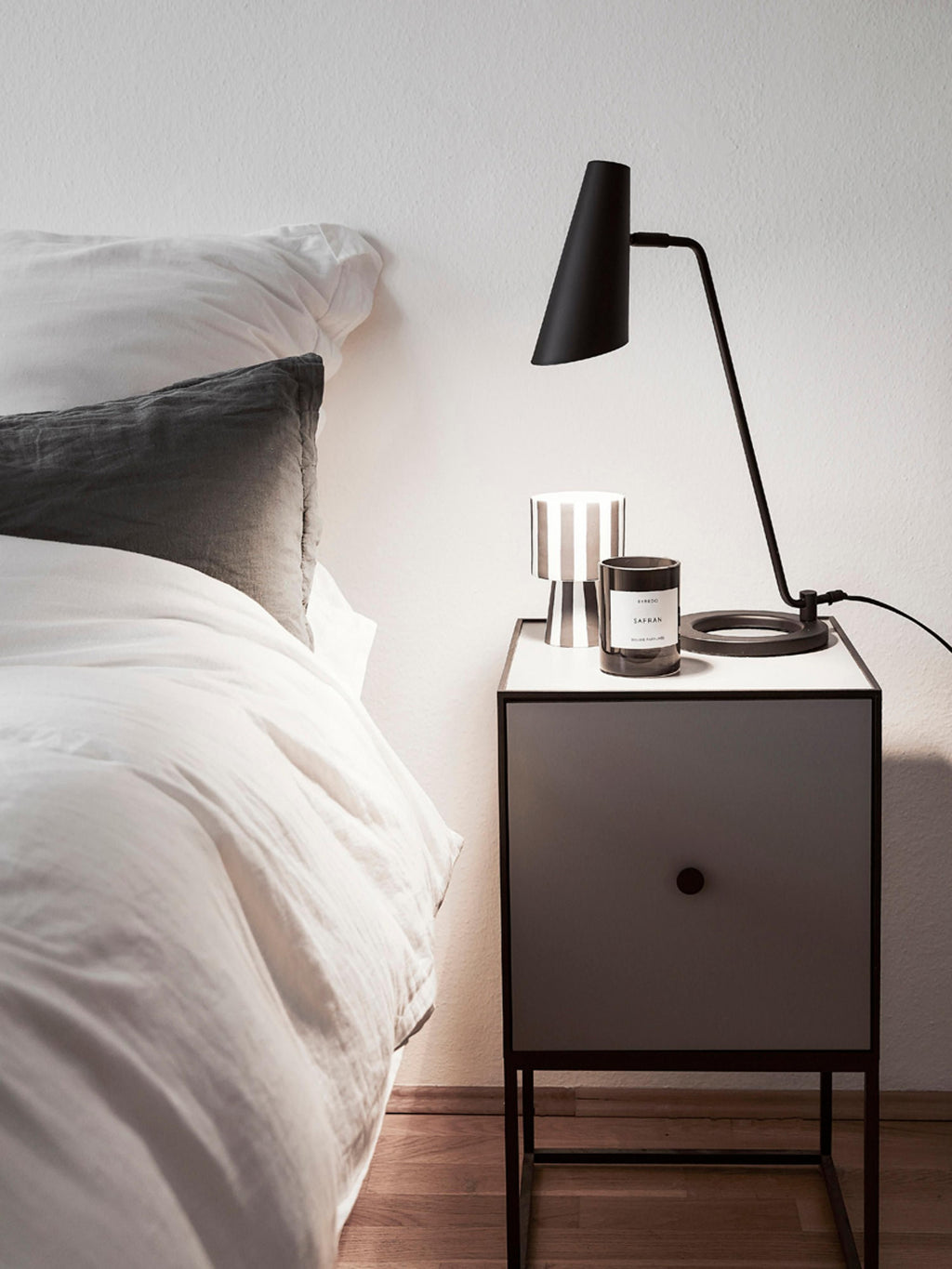 Grande lampe à poser en métal Skofte - Noir