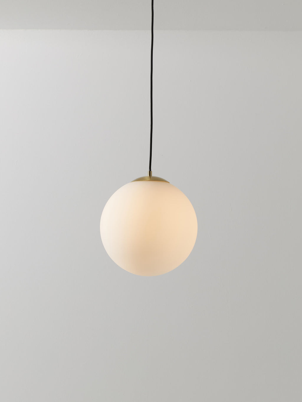 Suspension boule en verre opalescent Aaric - Blanc