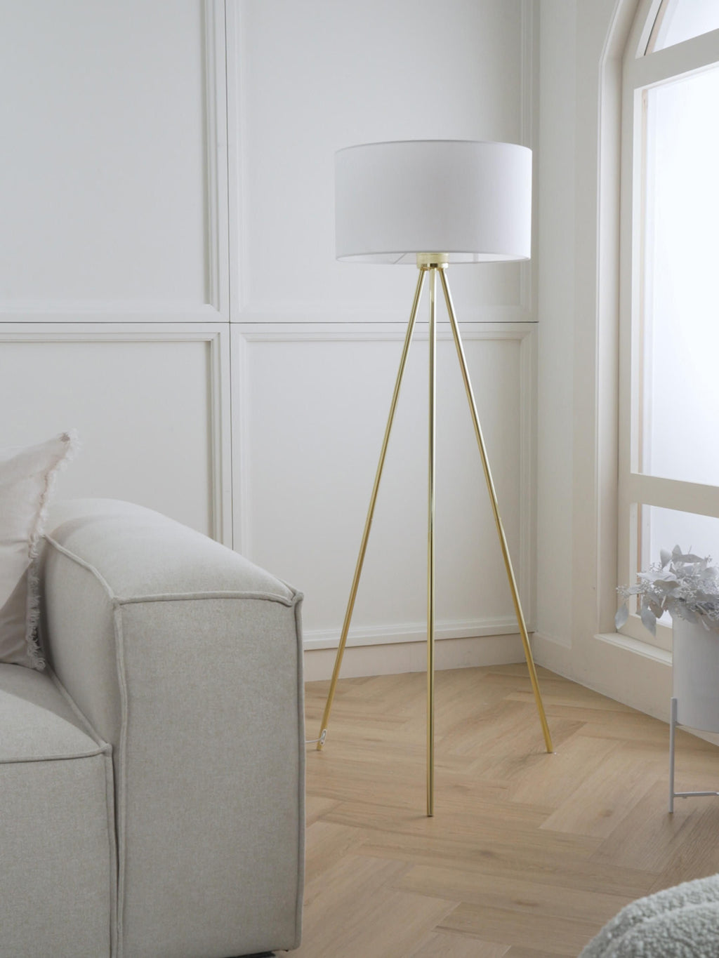 Lampadaire trépied scandi Gylfi - Blanc, doré