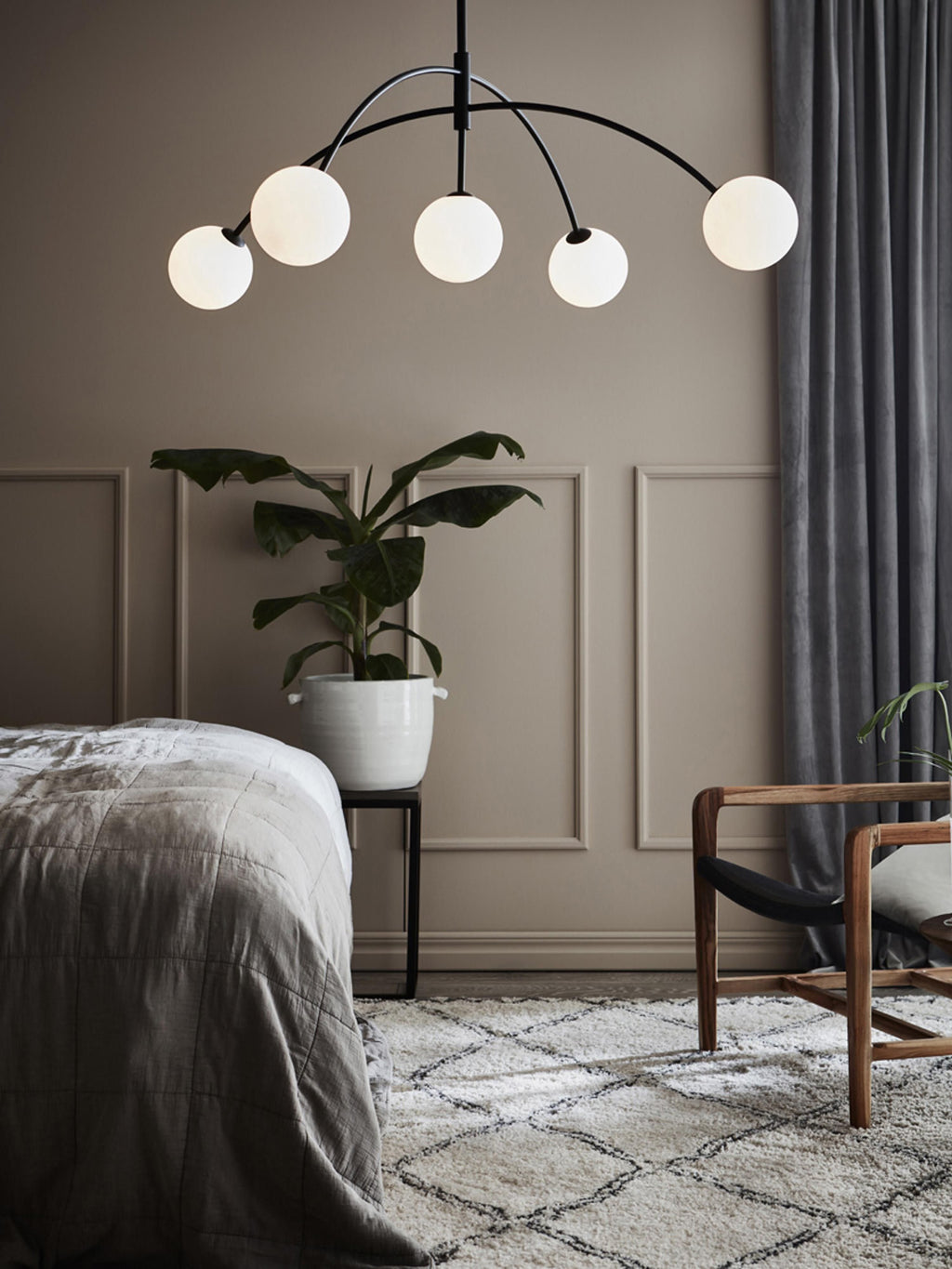 Grande suspension en verre opalescent Adair - Noir