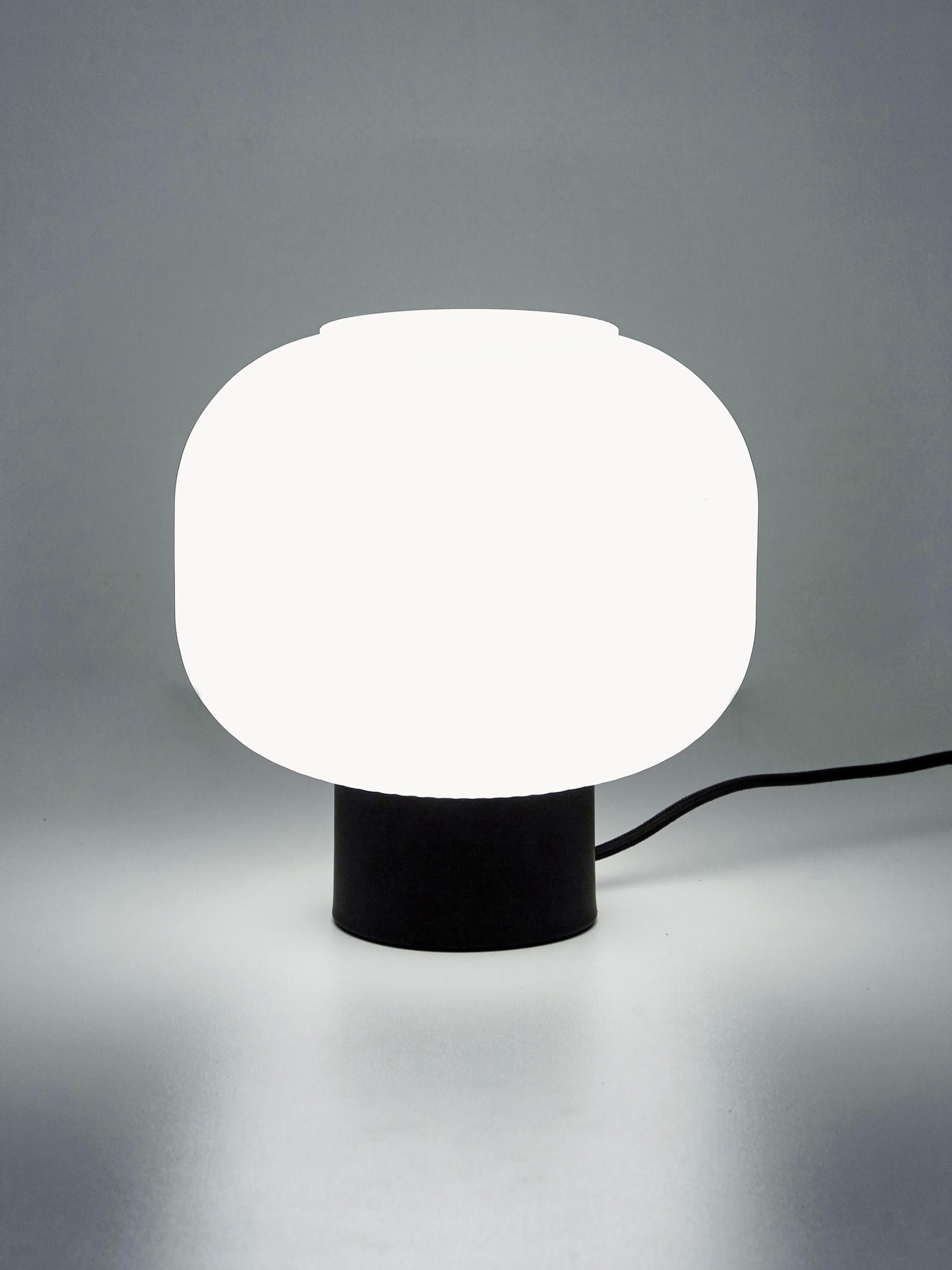 Petite lampe à poser Gudvard - Blanc, noir