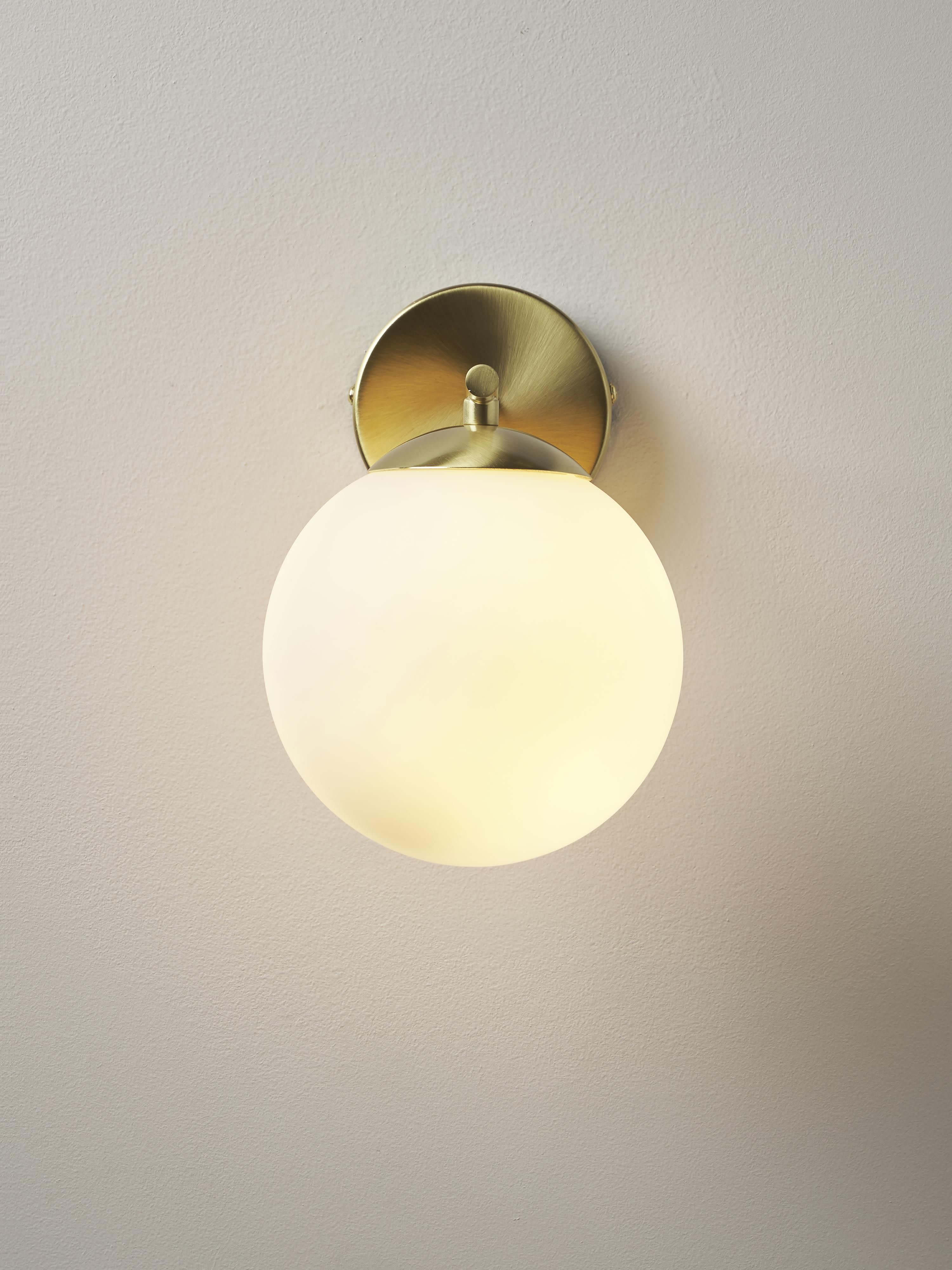 Applique murale en verre opalescent Niilo - Blanc, doré