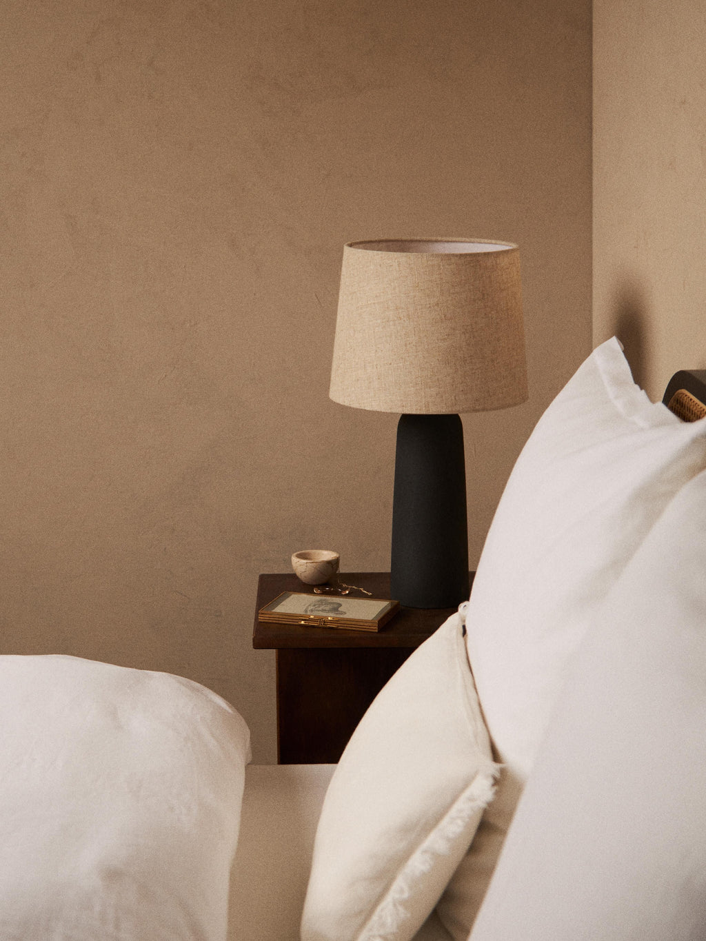 Grande lampe à poser en béton Braxton - Anthracite, blanc crème