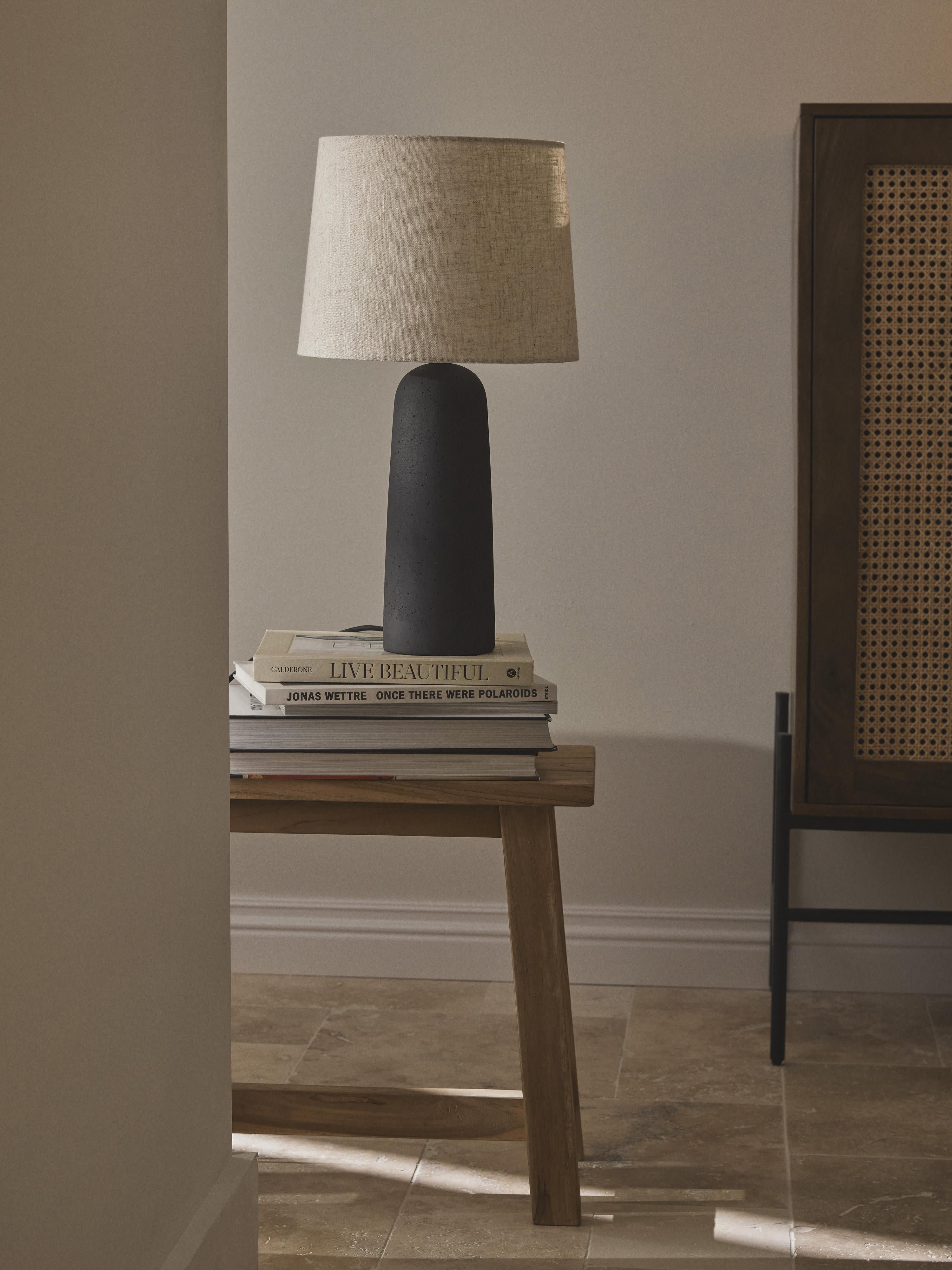 Grande lampe à poser en béton Braxton - Anthracite, blanc crème