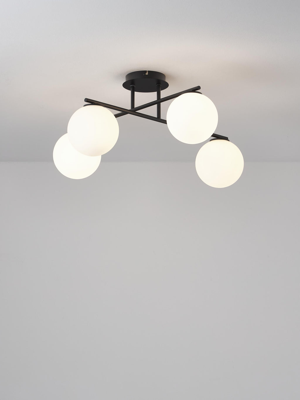 Plafonnier en verre opalescent Niilo - Blanc, noir