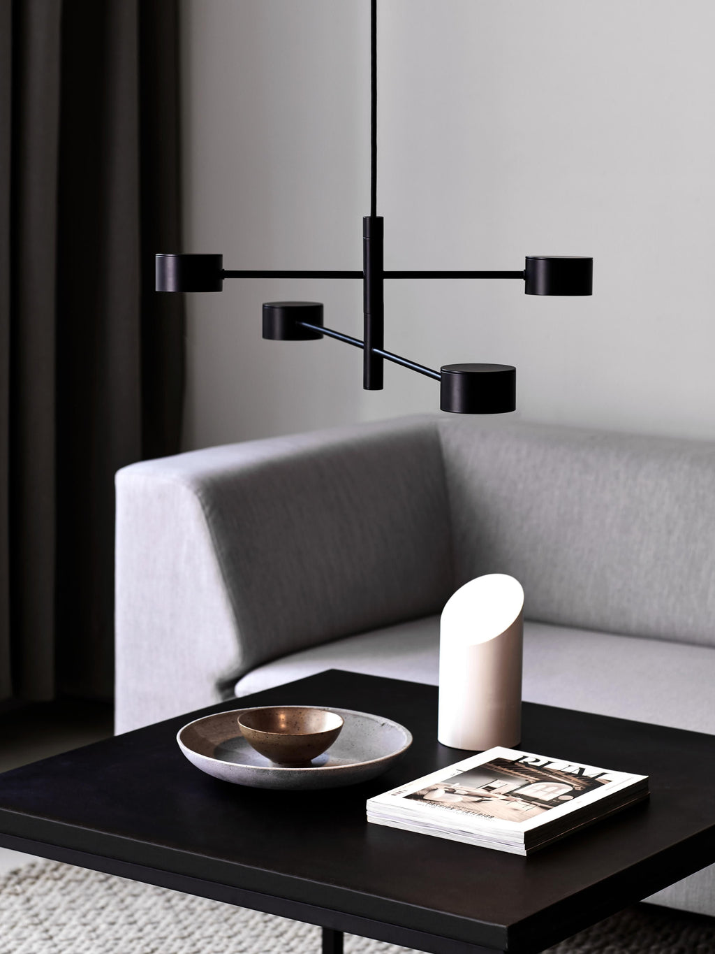 Grande suspension LED à intensité variable Auberon - Noir