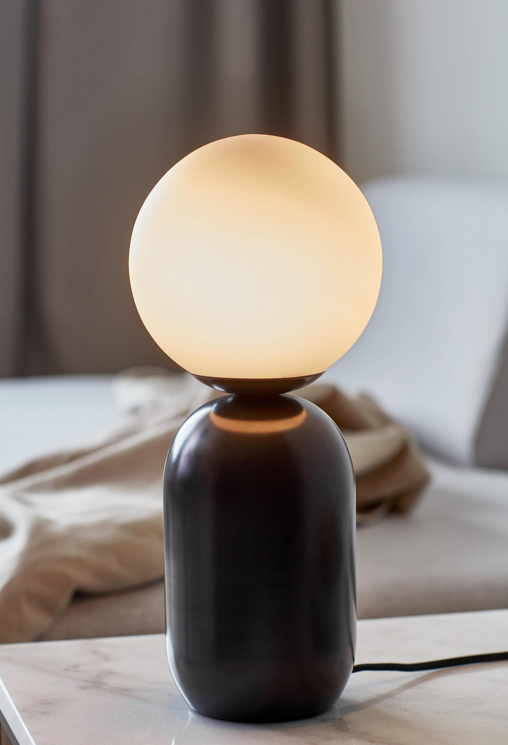Petite lampe à poser Blade - Blanc, noir