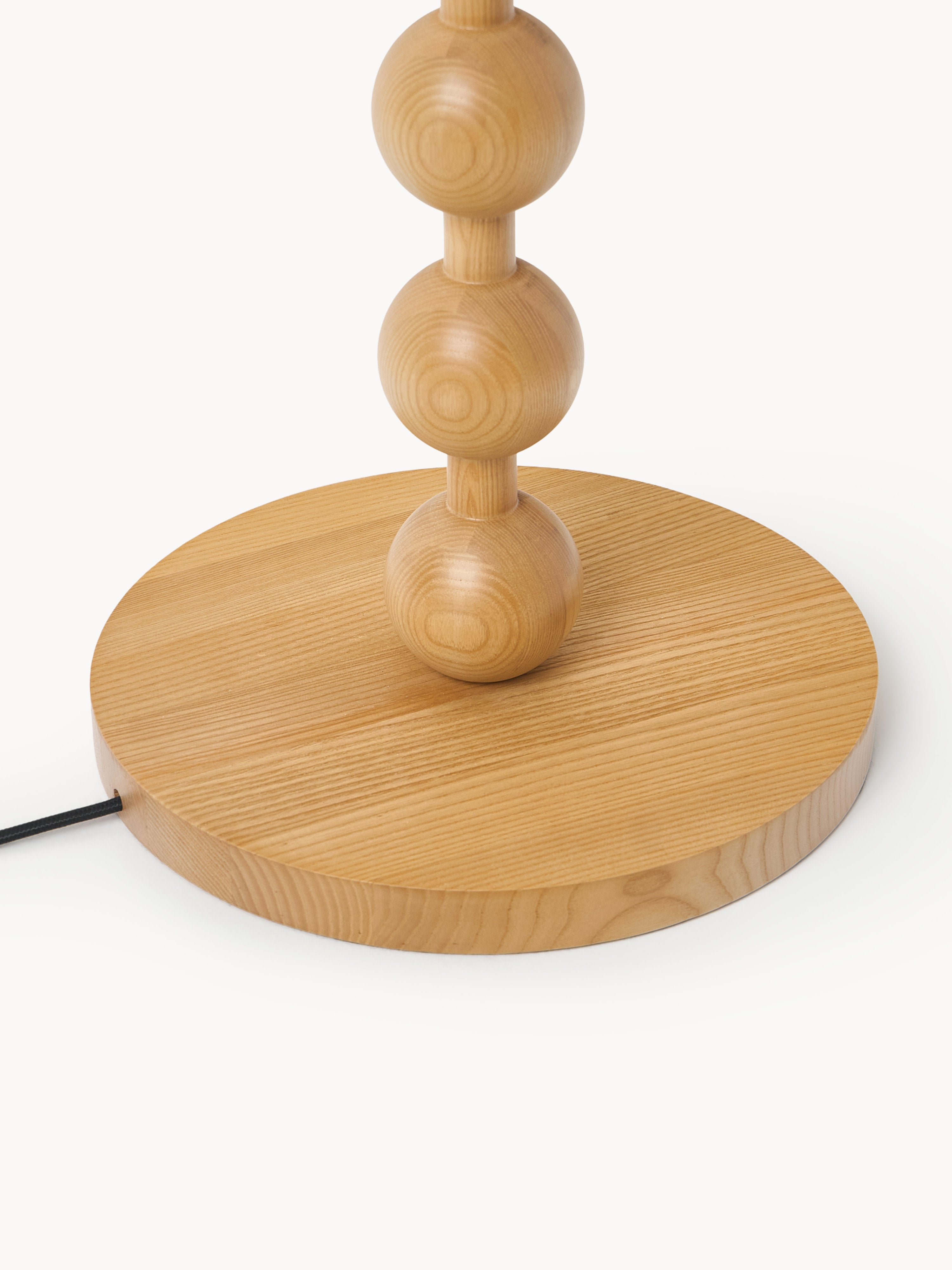 Lampadaire avec pied en bois Struan - Bois de frêne clair, blanc