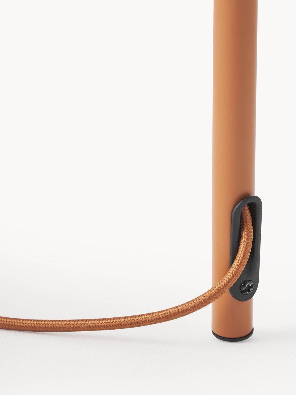 Lampadaire trépied scandi Gylfi - Terracotta
