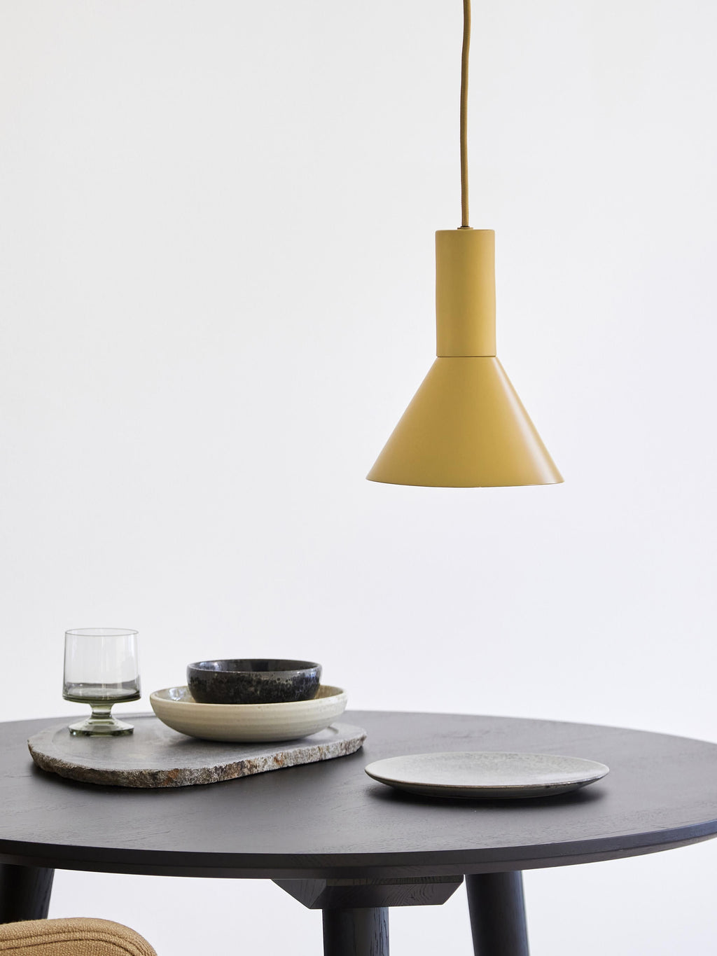 Petite suspension design Mael - Jaune moutarde