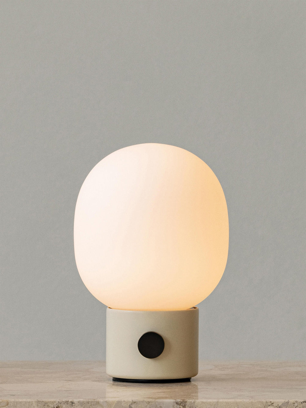 Lampe à poser avec port Hamish, intensité ajustable - Blanc, beige