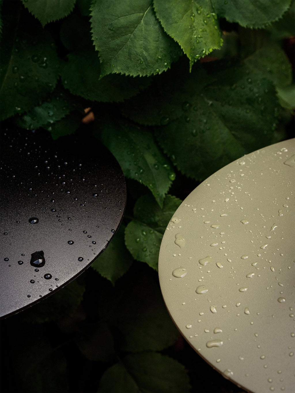 Lampe à poser LED avec port Haagen, intensité ajustable - Noir