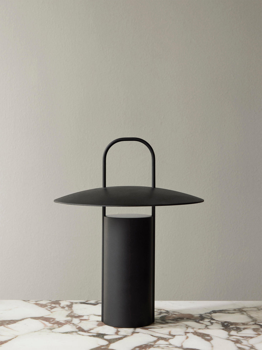 Lampe à poser LED avec port Haagen, intensité ajustable - Noir