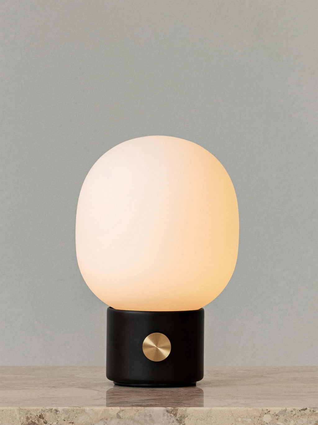 Lampe à poser avec port Hamish, intensité ajustable - Blanc, noir