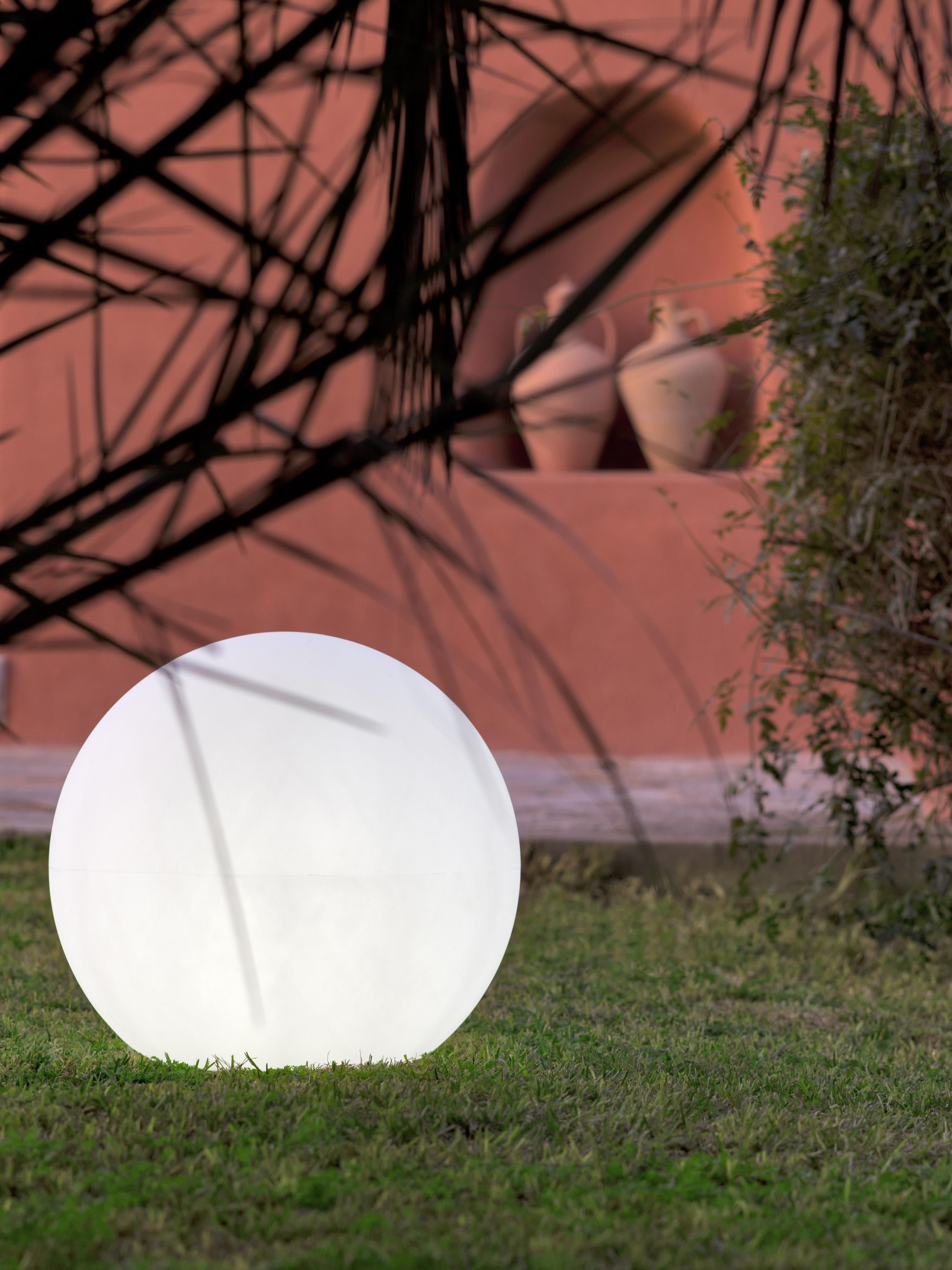 Lampe de jardin solaire LED avec télécommande et variation de couleur Pace, intensité ajustable - Blanc