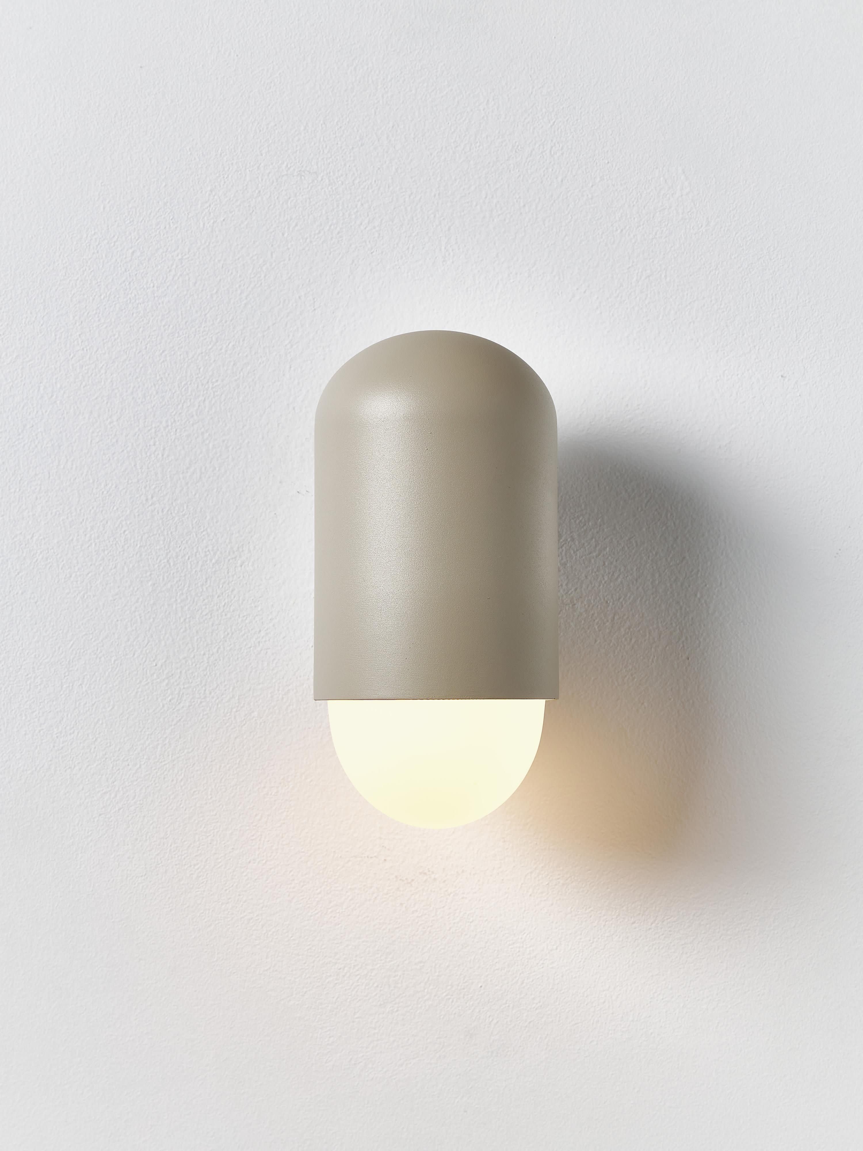 Applique murale d'extérieur Zoltan - Corps de lampe : beige
Abat-jour : transparent