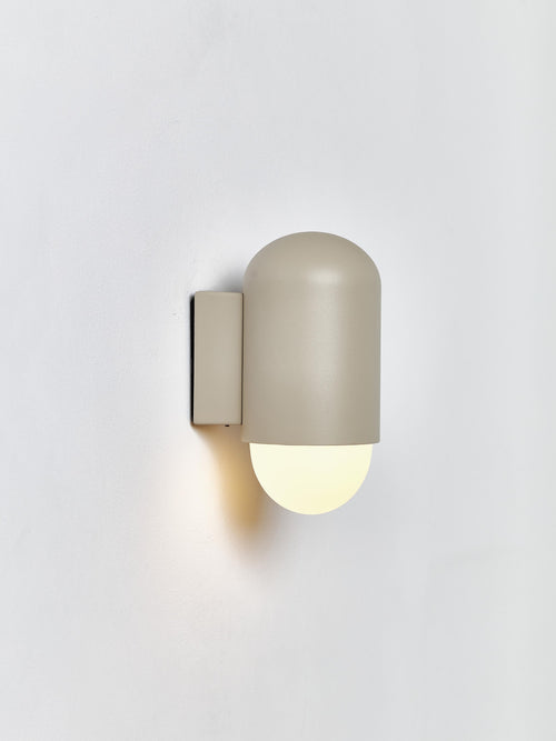 Applique murale d'extérieur Zoltan - Corps de lampe : beige
Abat-jour : transparent