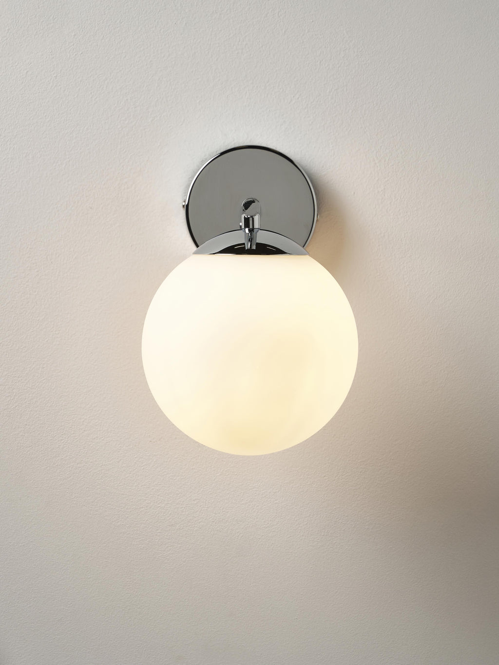 Applique murale en verre opalescent Niilo - Blanc, gris chrome