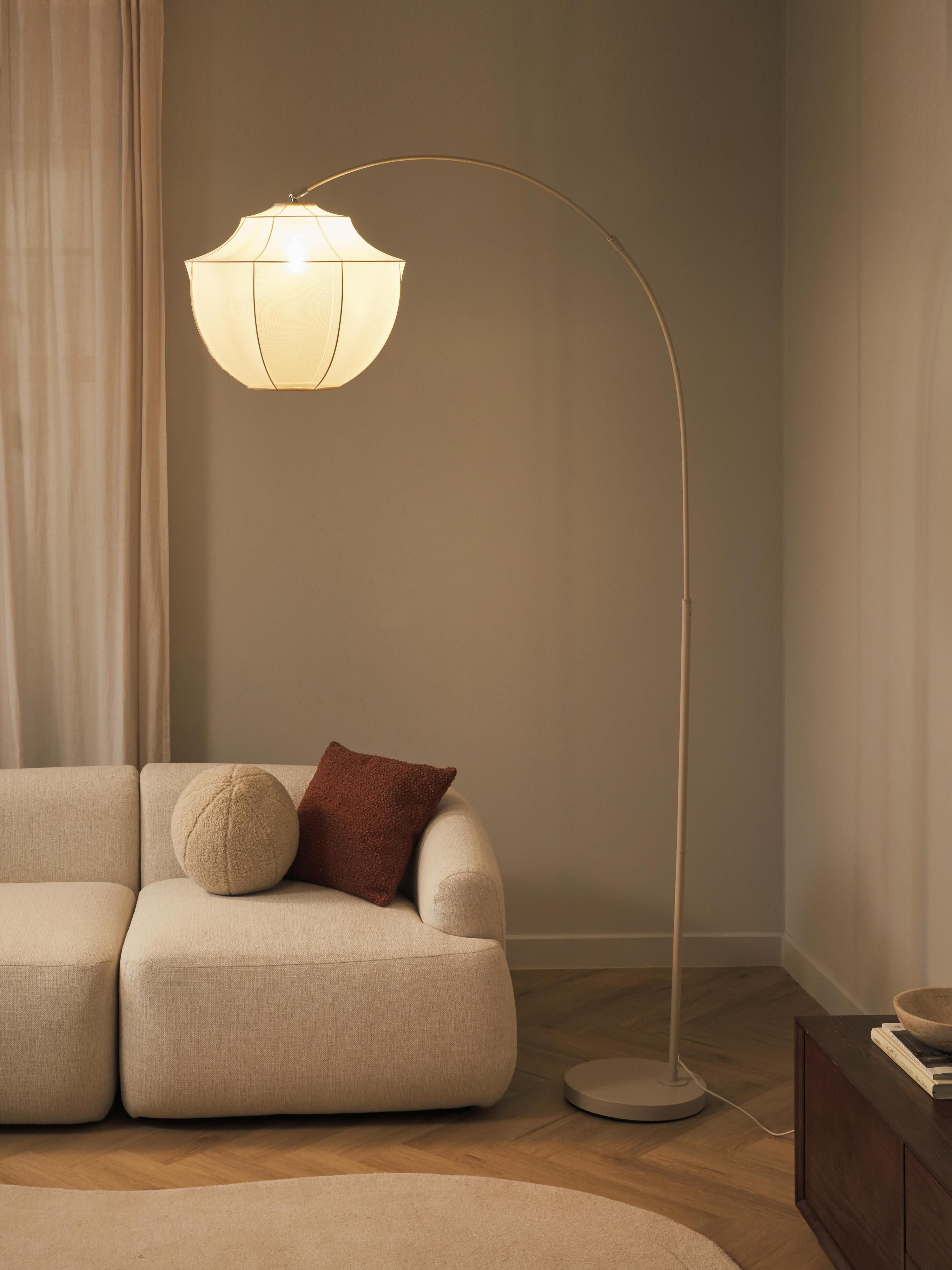 Grand lampadaire arc en tulle Paavo - Beige clair