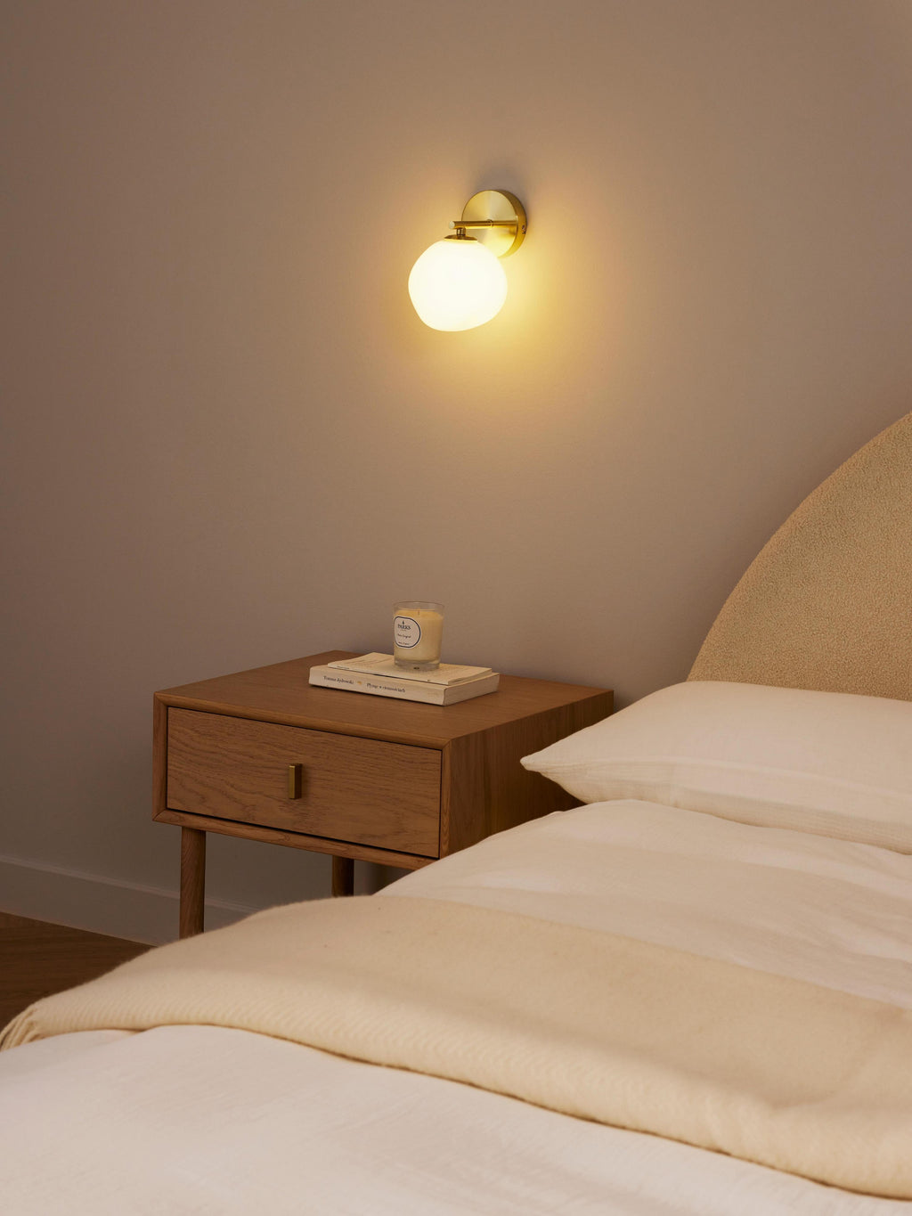 Applique mural en verre opalescent Noir - Blanc crème, doré