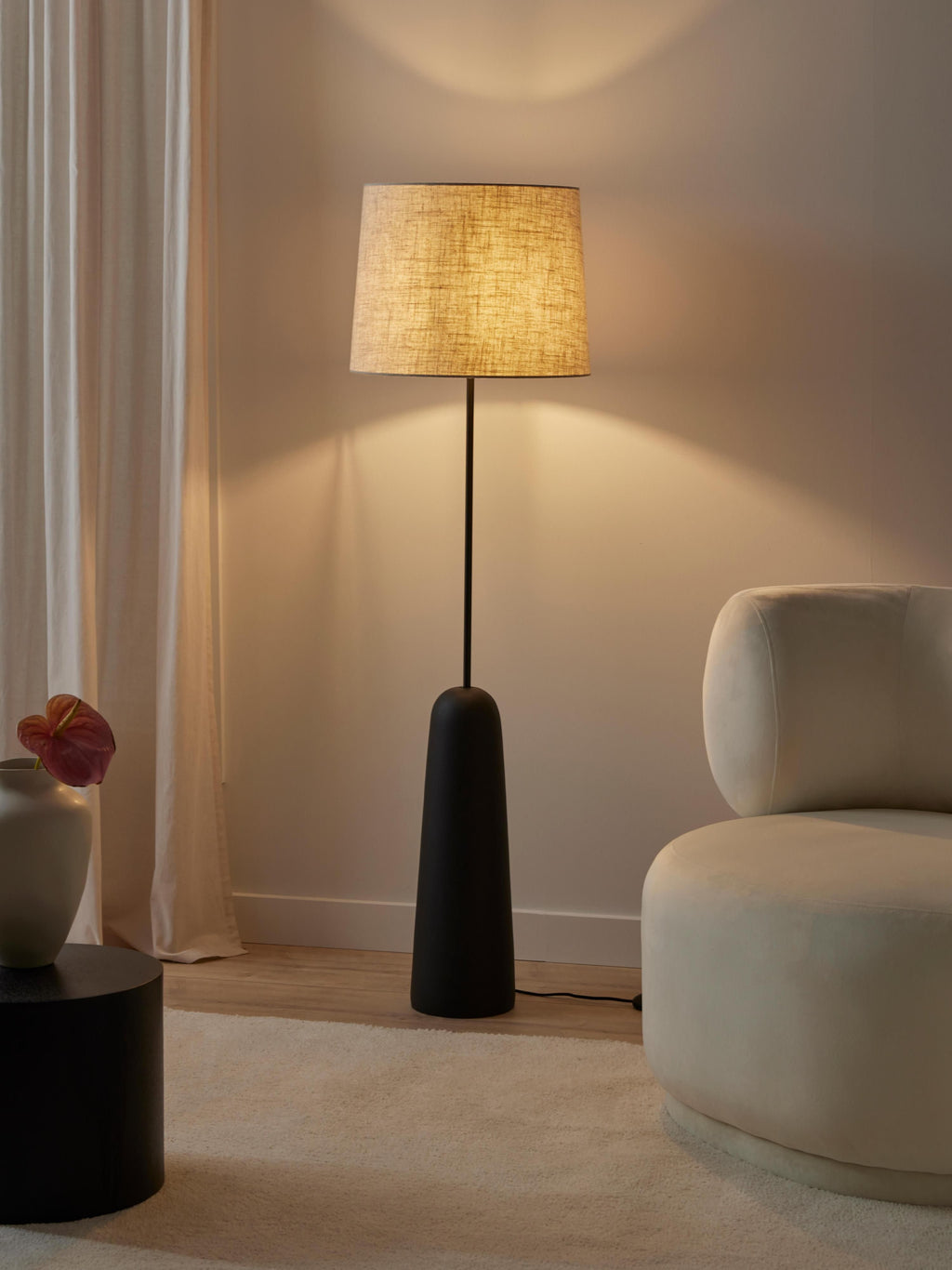 Lampadaire avec pied en béton Braxton - Anthracite, blanc crème