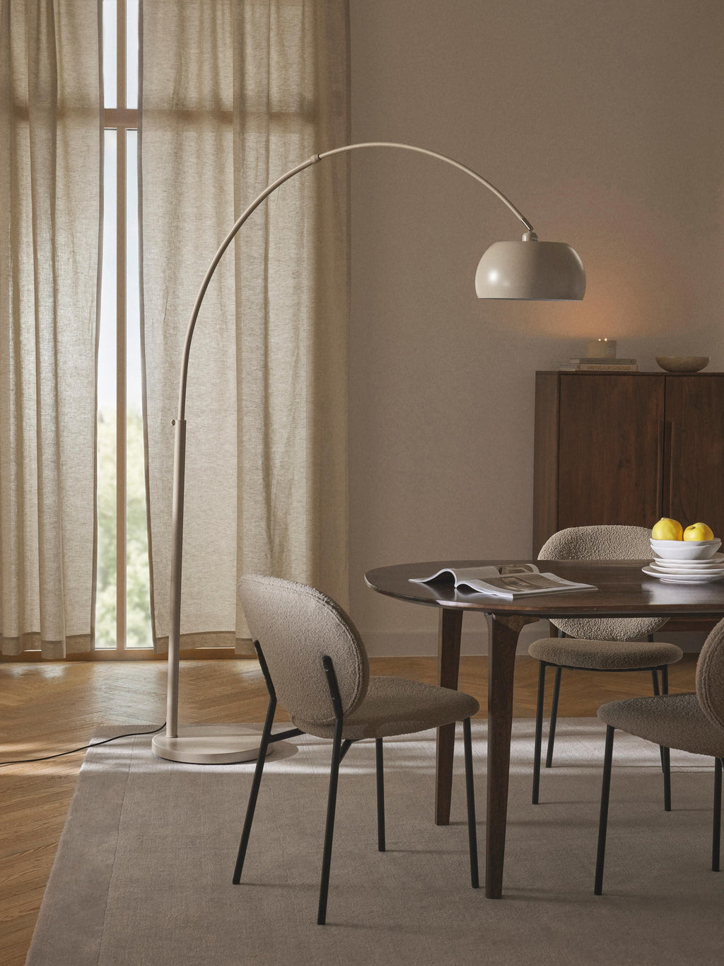 Grand lampadaire arc Dak - Beige