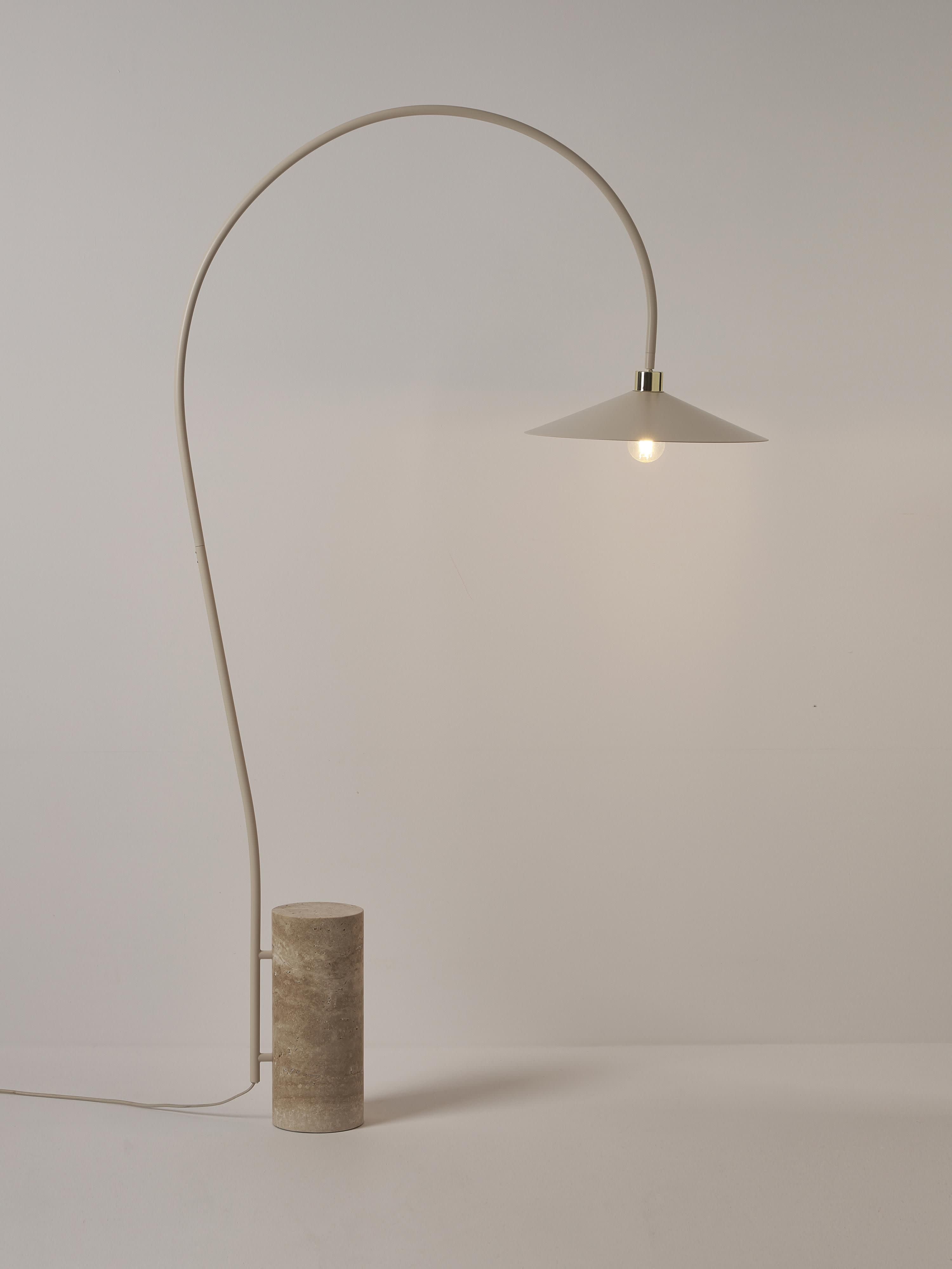 Lampadaire arc avec pied en travertin Birk - Beige, travertin